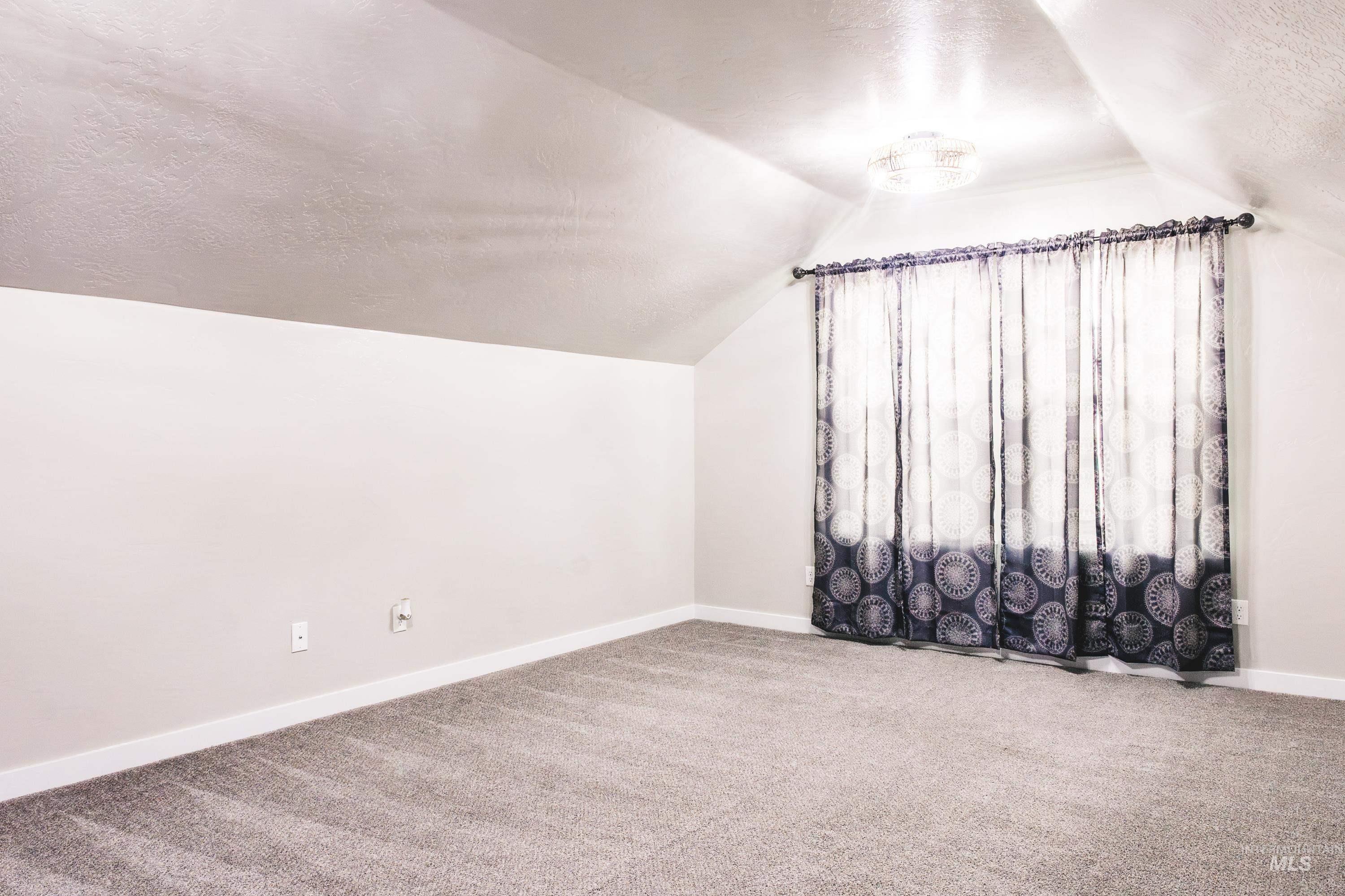 5338 N Maplestone Ave Property Photo 19