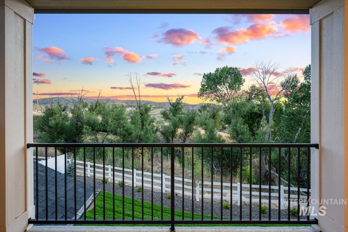 7061 W Waxwing Dr Property Photo 3