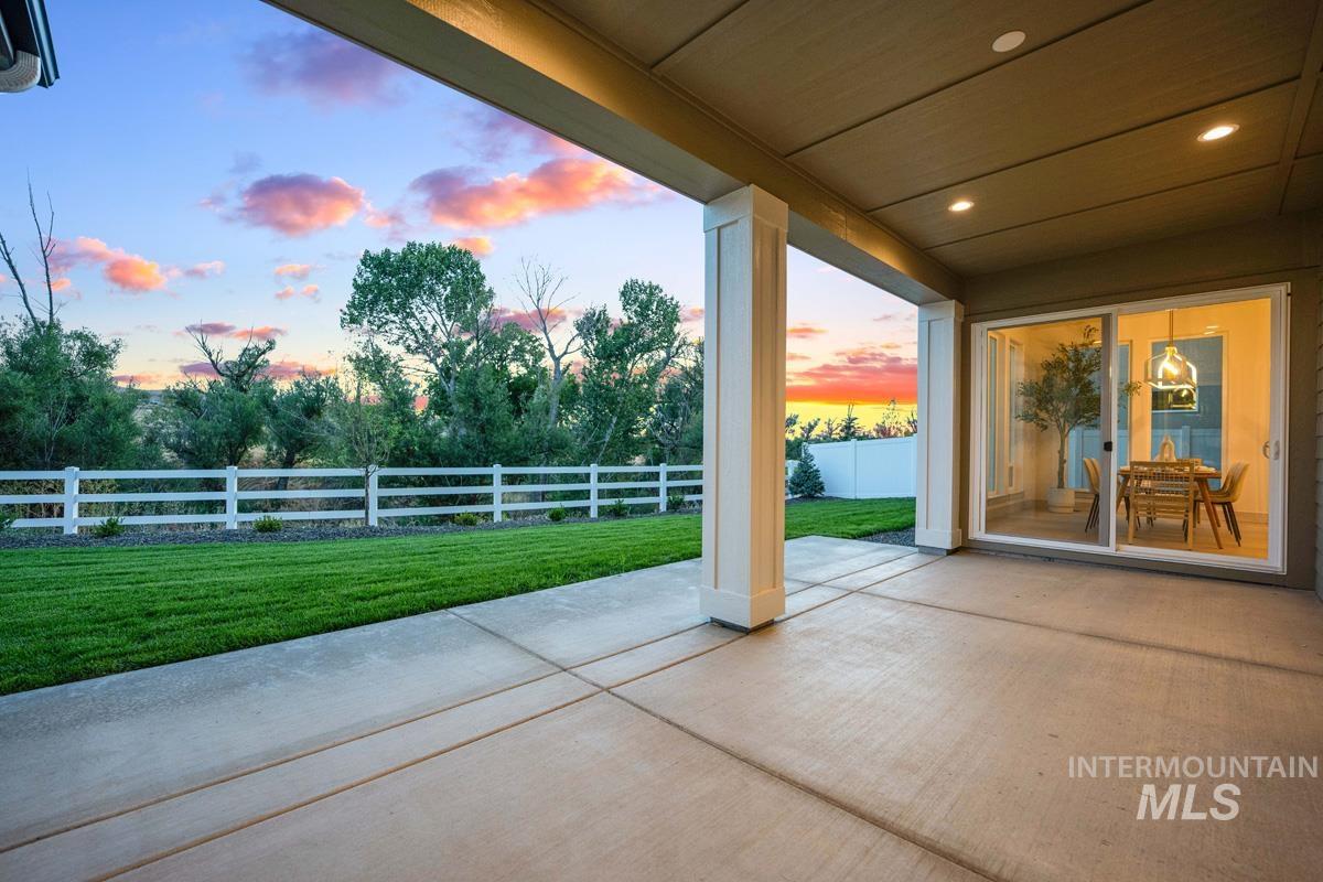 7061 W Waxwing Dr Property Photo 14