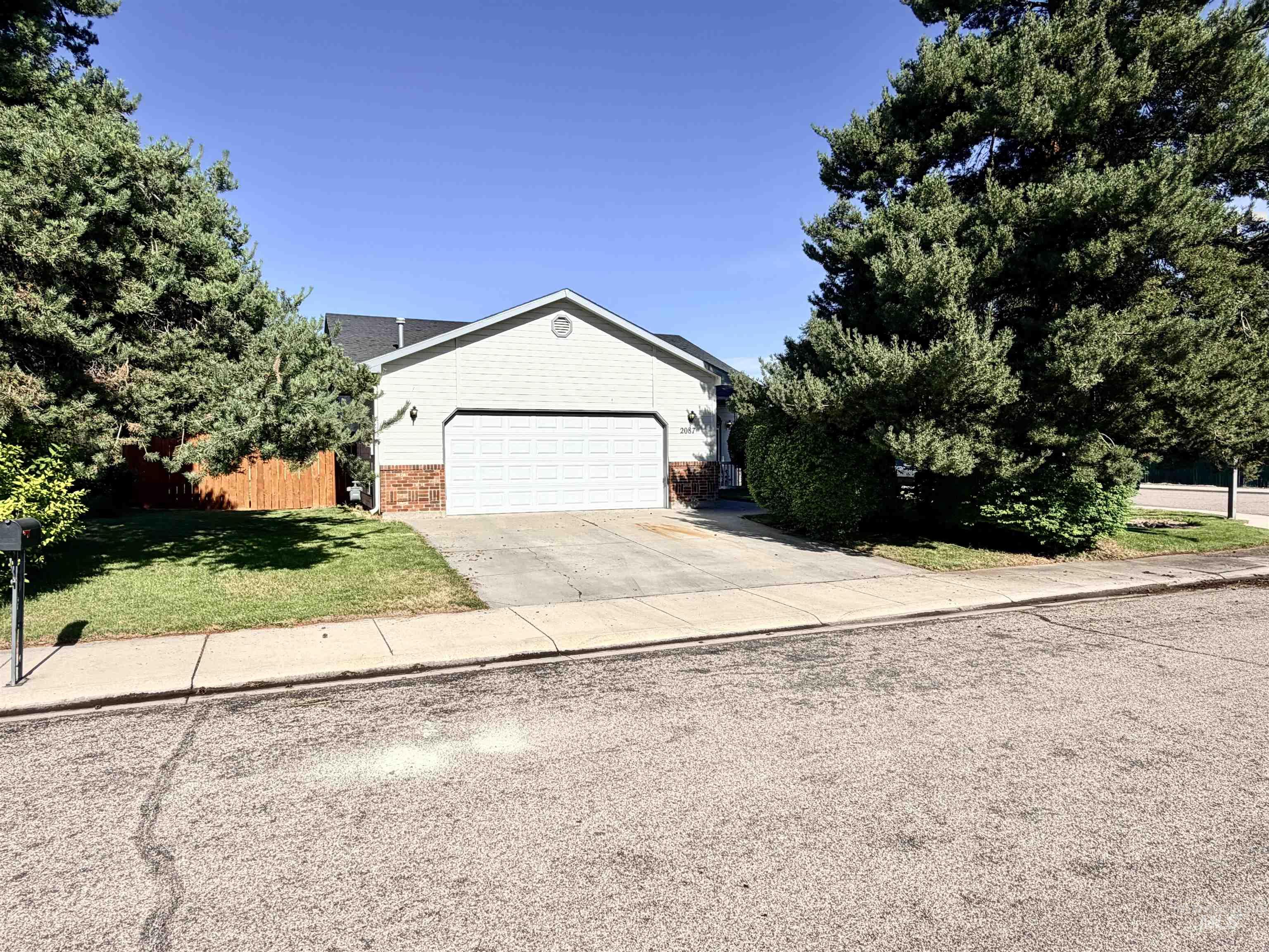 2087 S GULL COVE AVE Property Photo 1