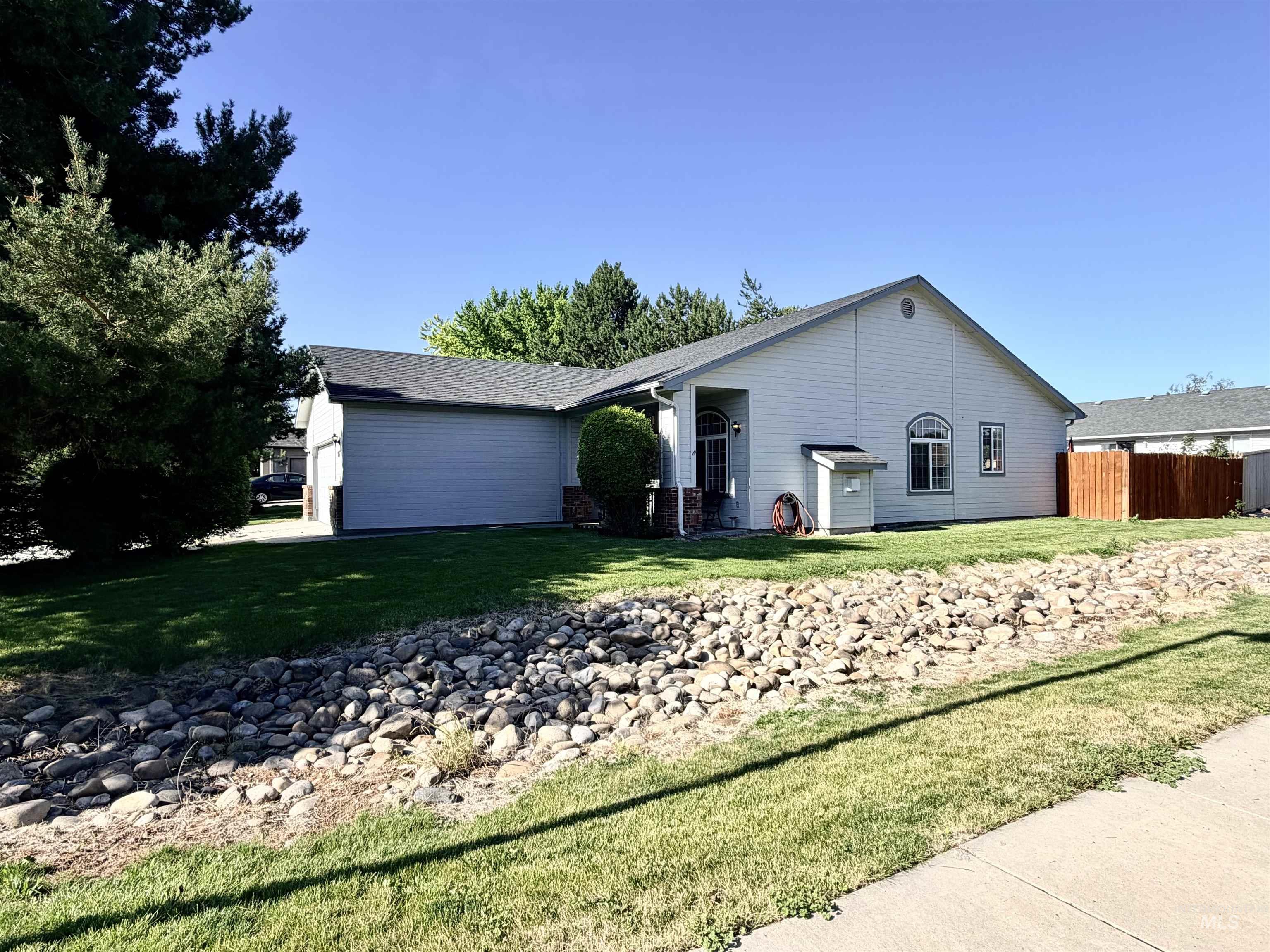 2087 S Gull Cove Ave Property Photo 2