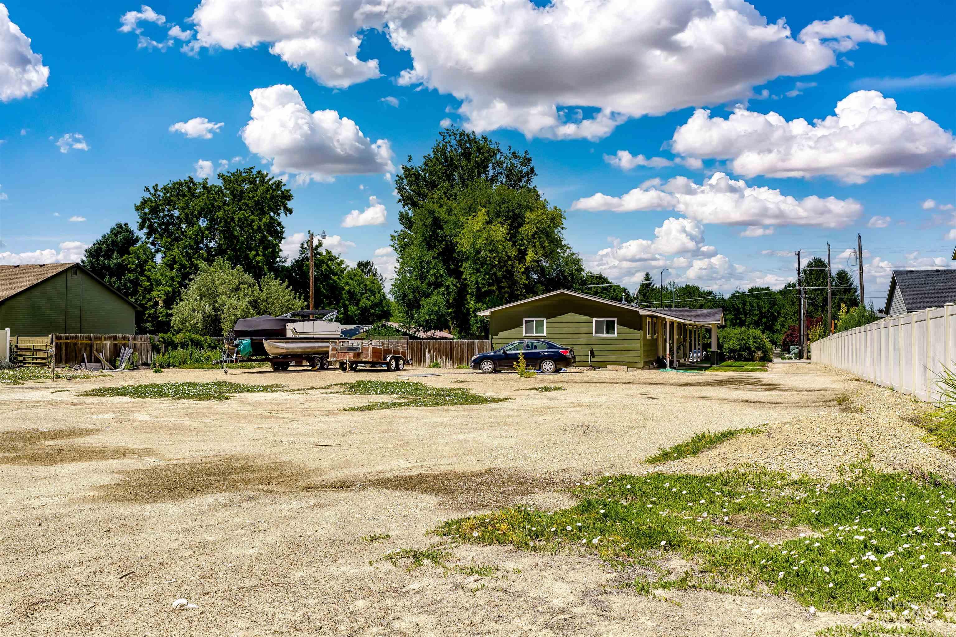 3620 S Eagle Road Property Photo 8