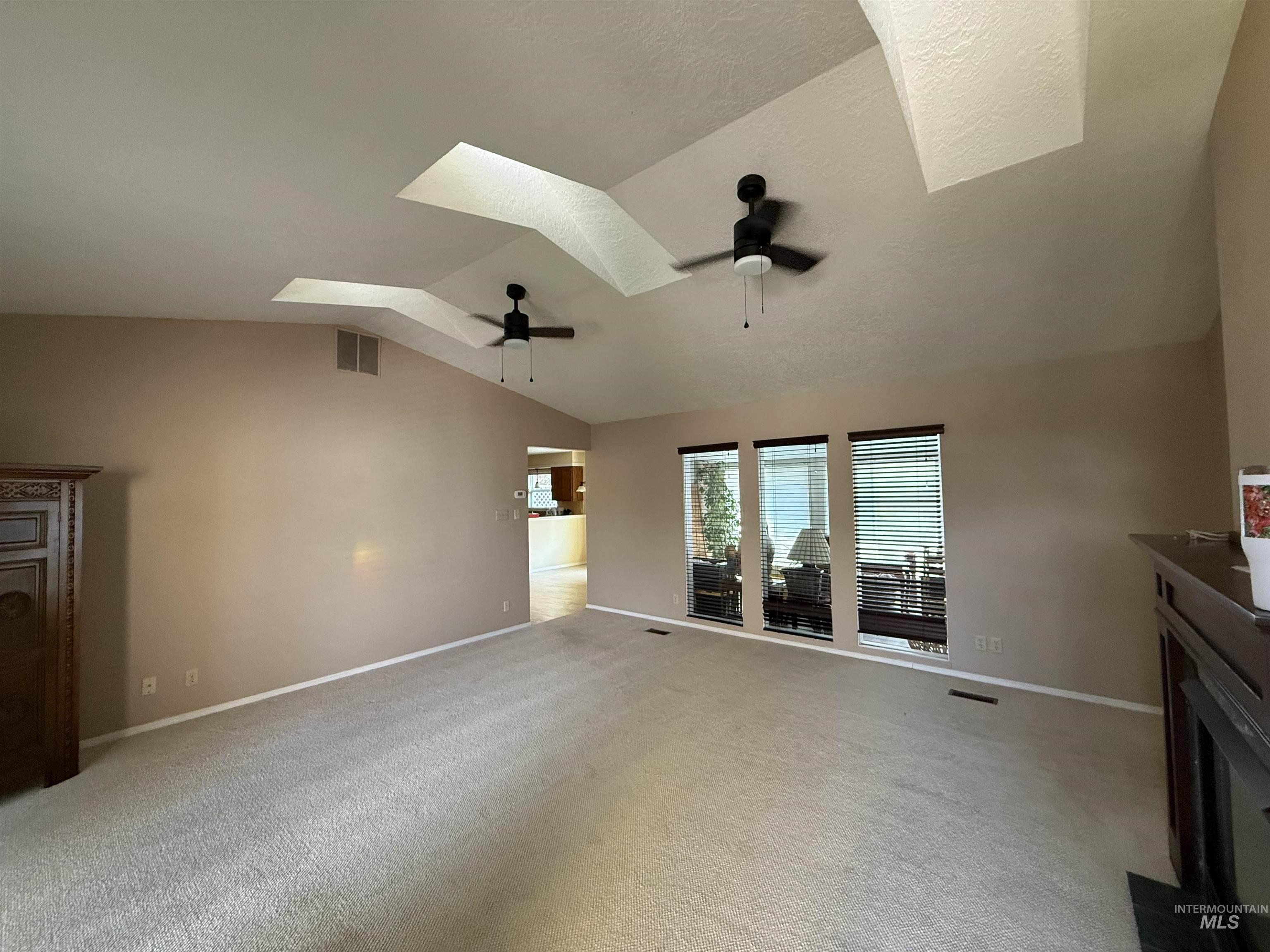 2561 Indian Trail Property Photo 2