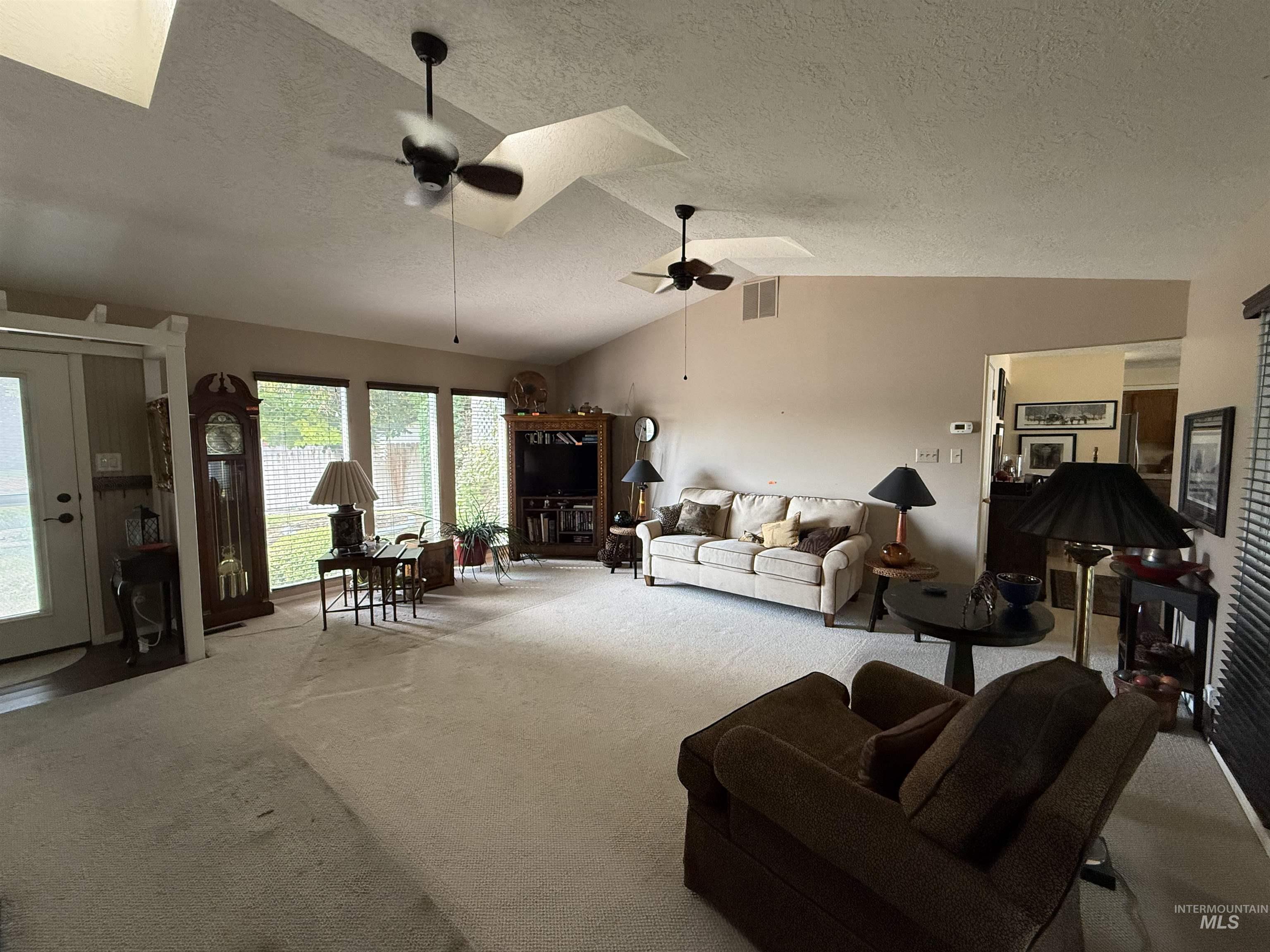 2561 Indian Trail Property Photo 4
