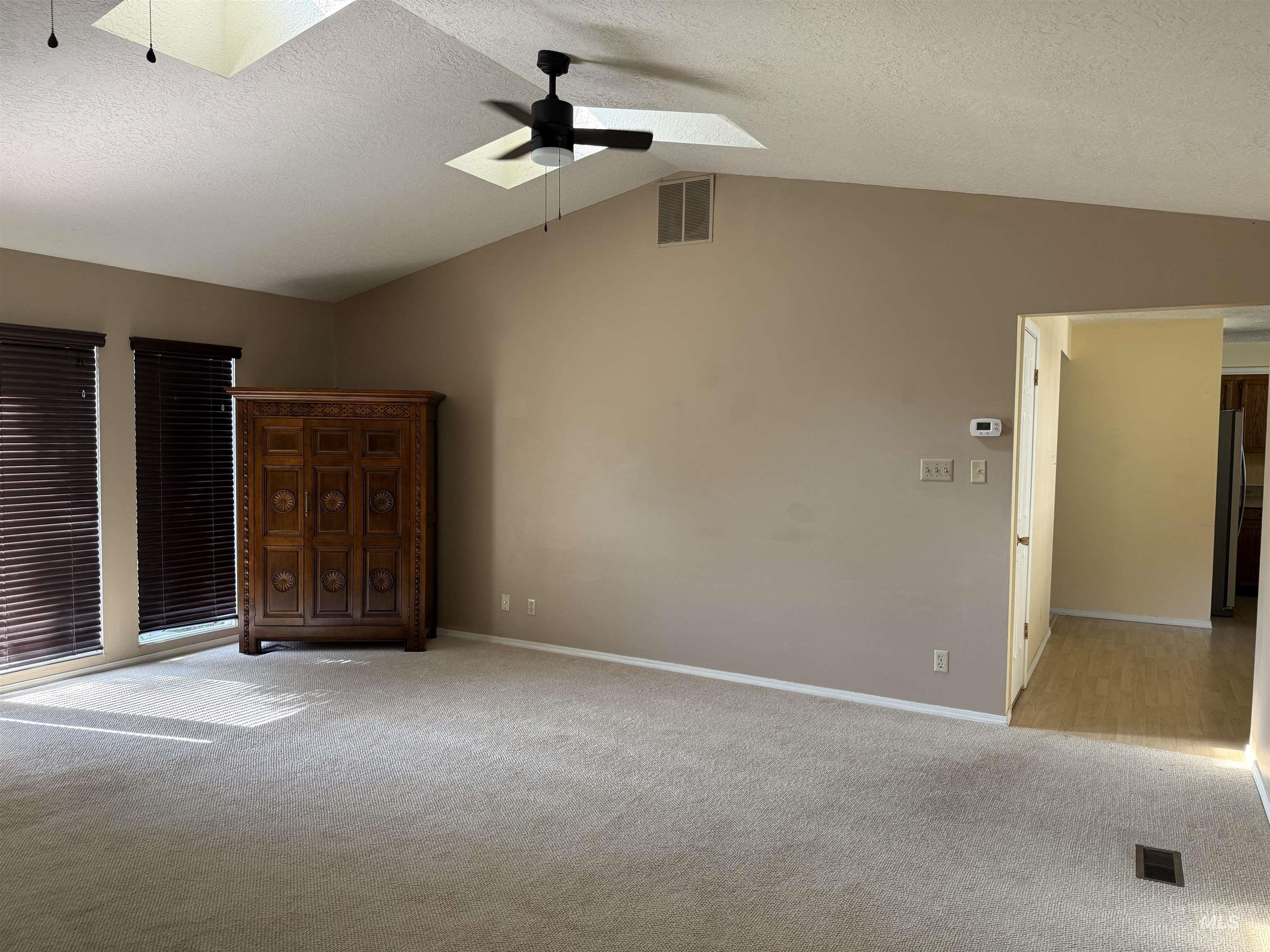 2561 Indian Trail Property Photo 4