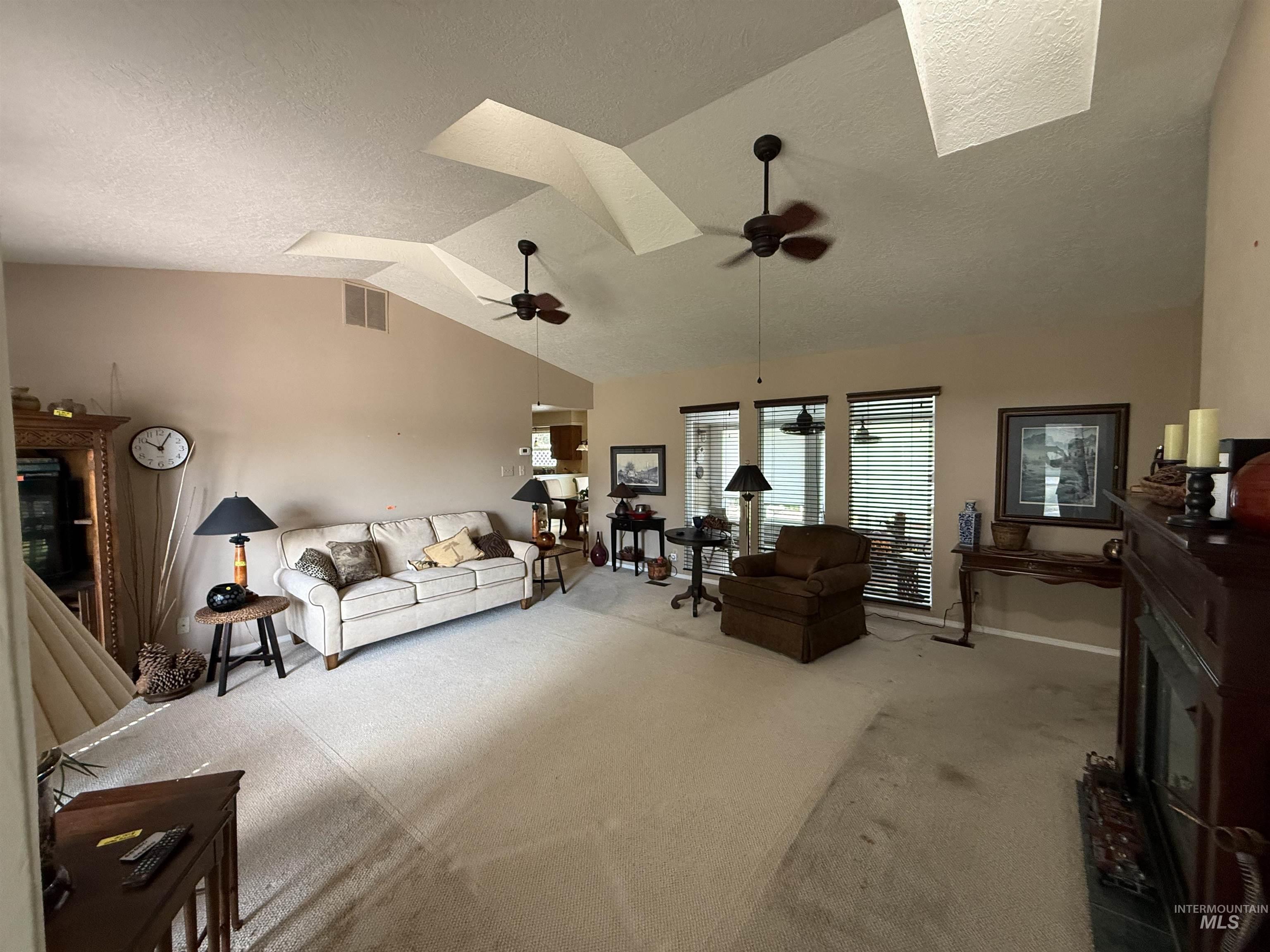 2561 Indian Trail Property Photo 5