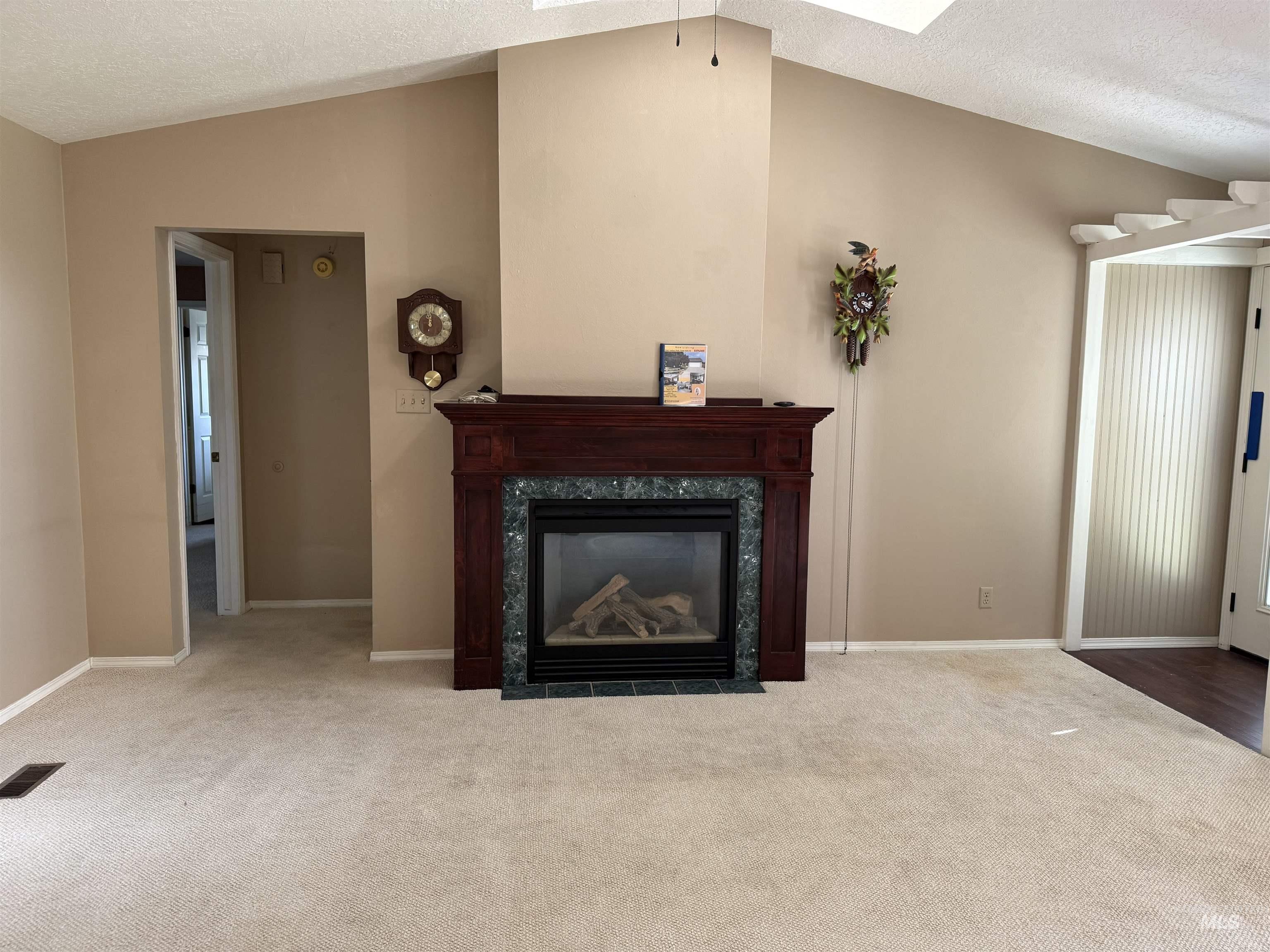2561 Indian Trail Property Photo 6