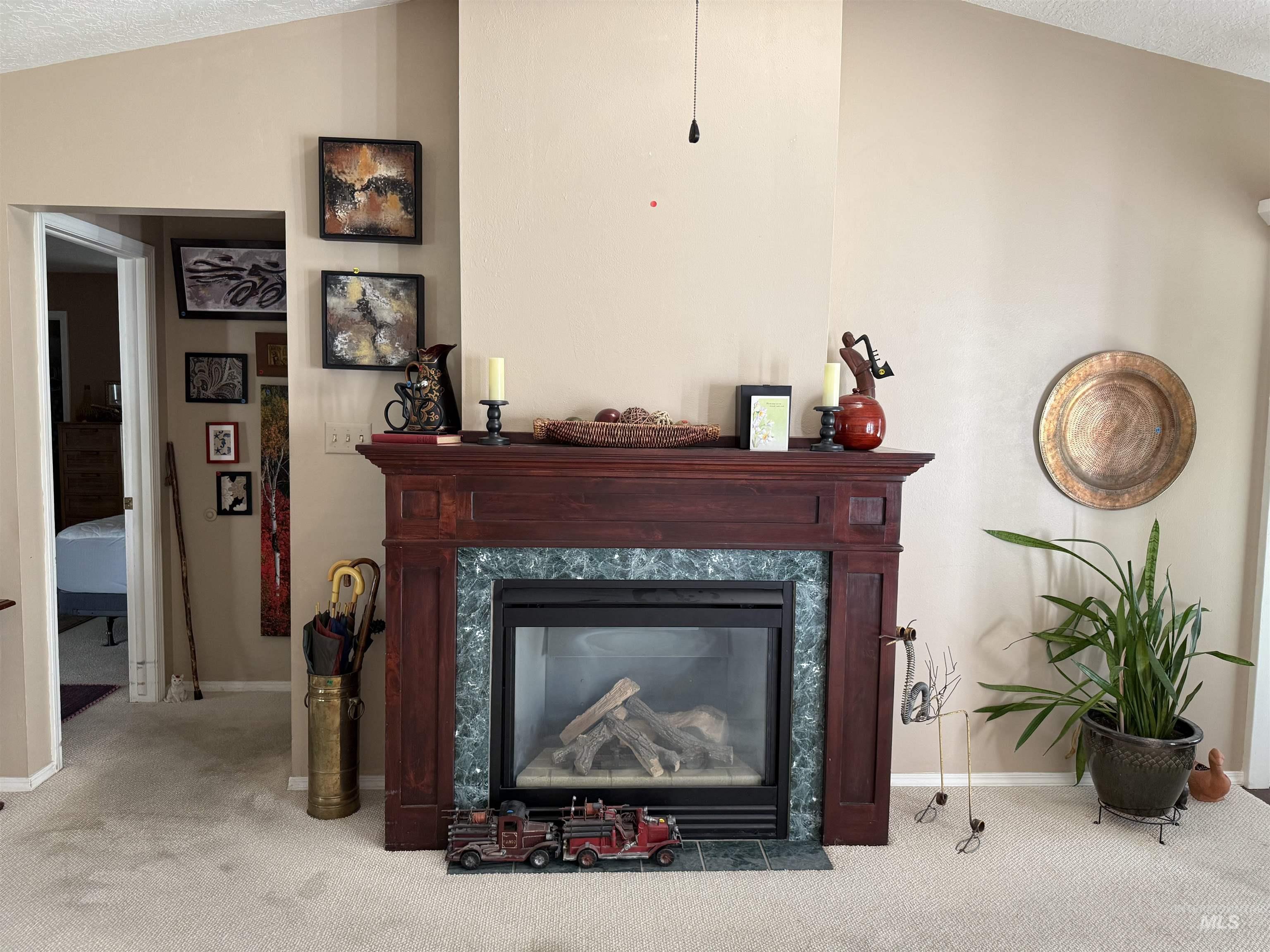 2561 Indian Trail Property Photo 7