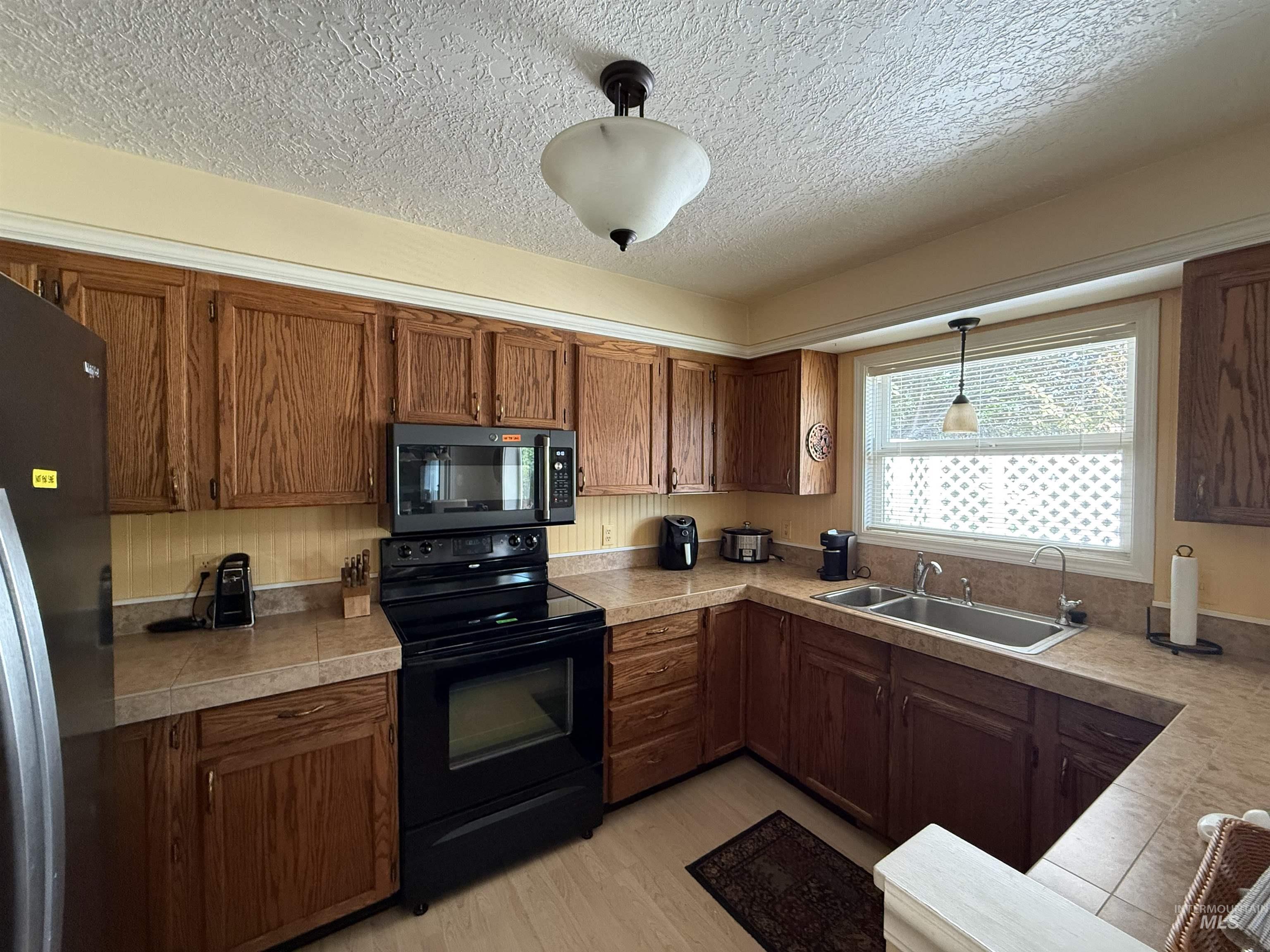 2561 Indian Trail Property Photo 8