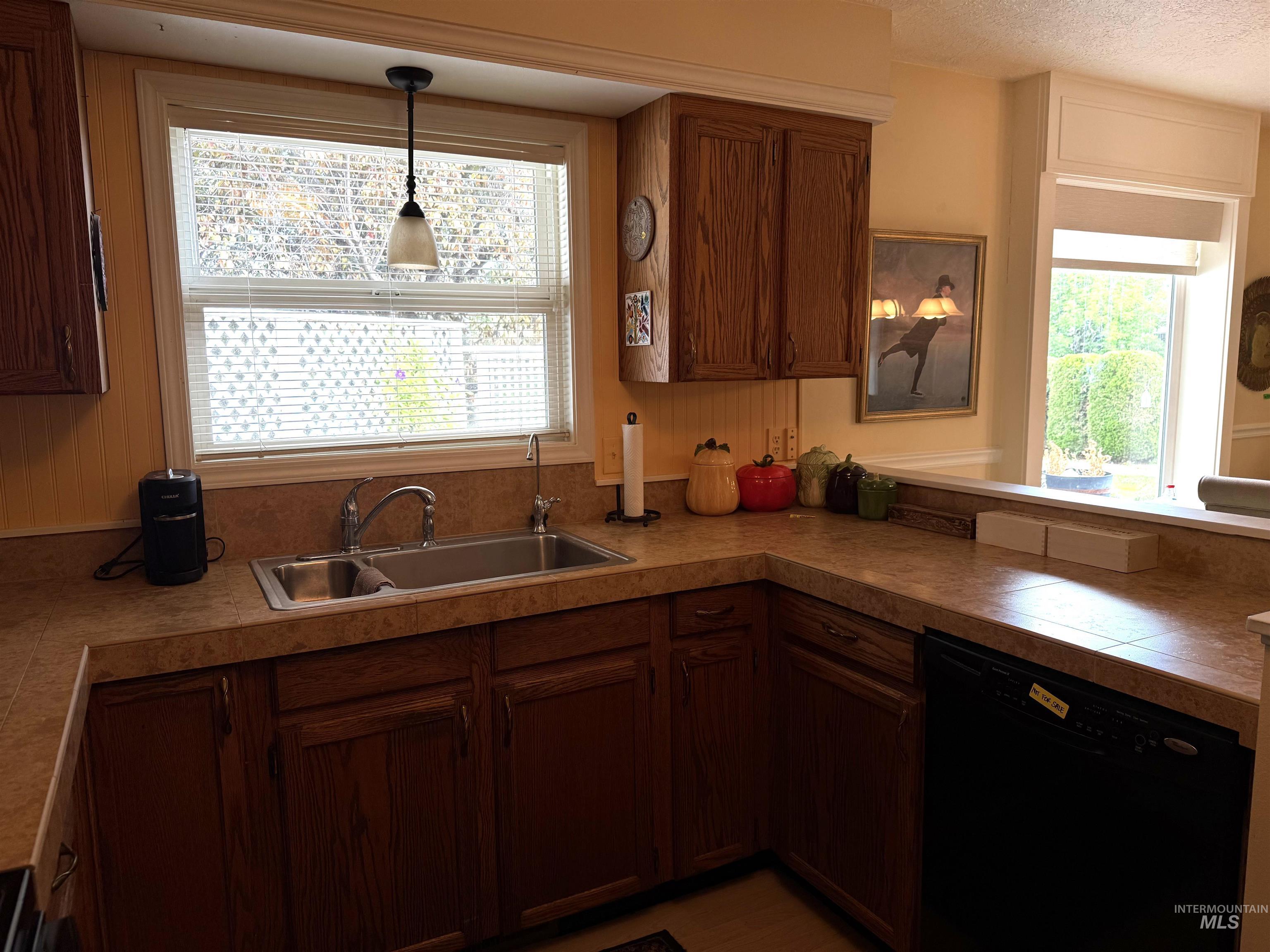 2561 Indian Trail Property Photo 11