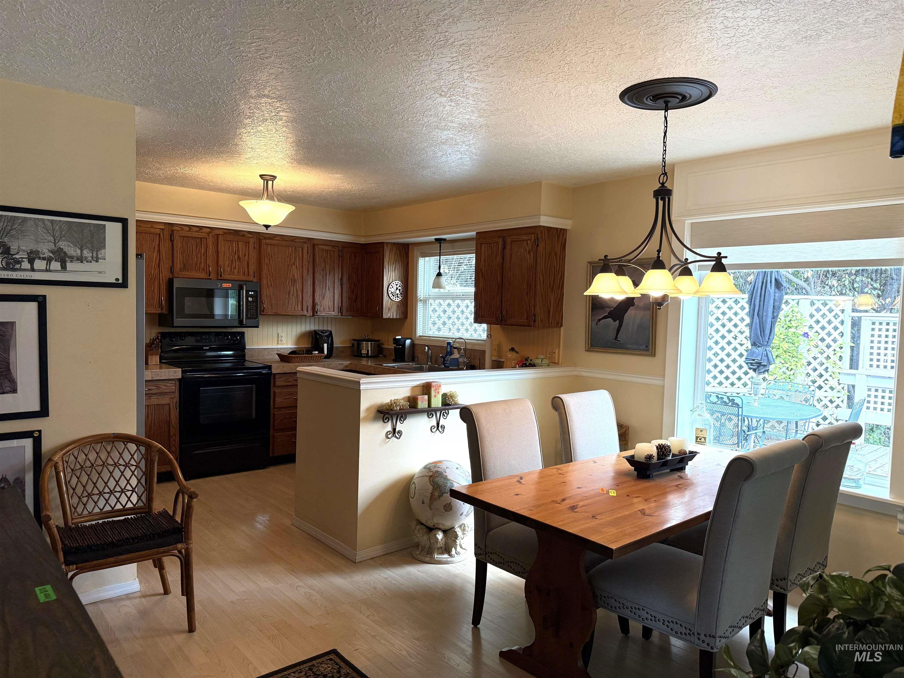 2561 Indian Trail Property Photo 15