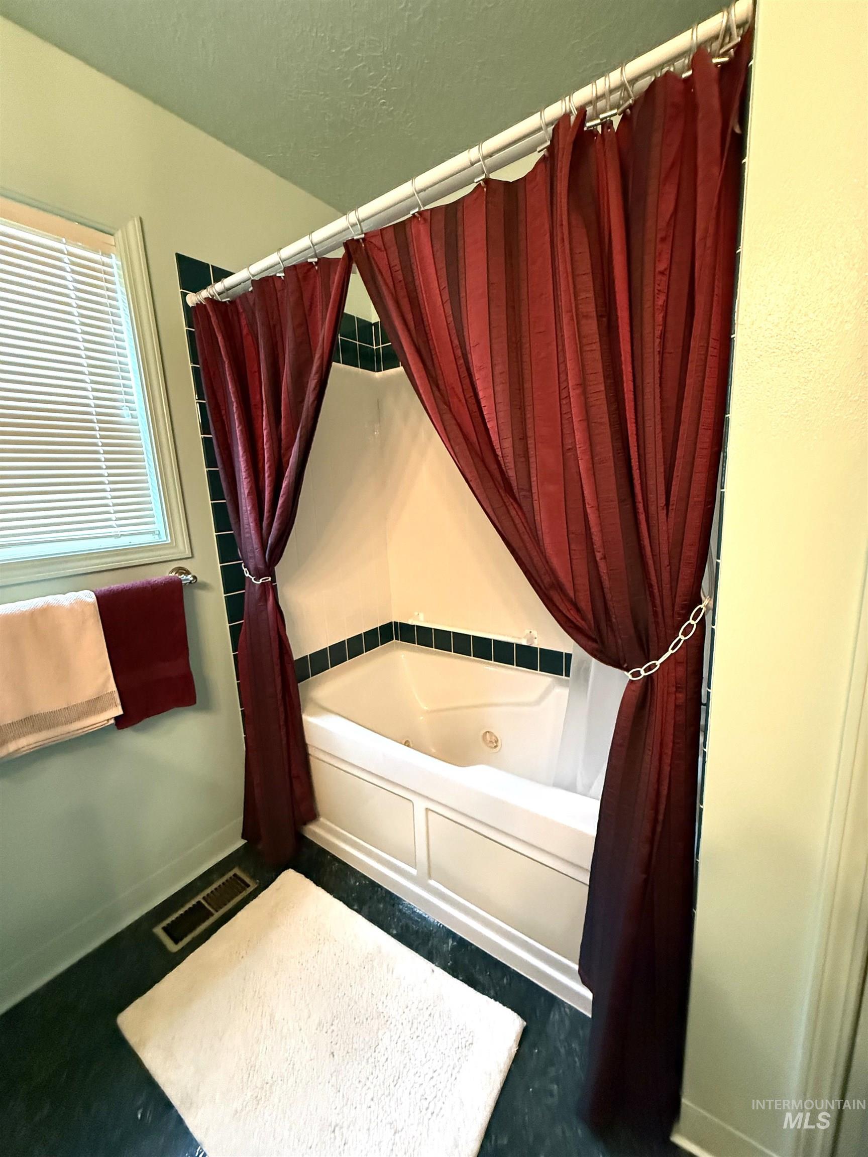 2561 Indian Trail Property Photo 27