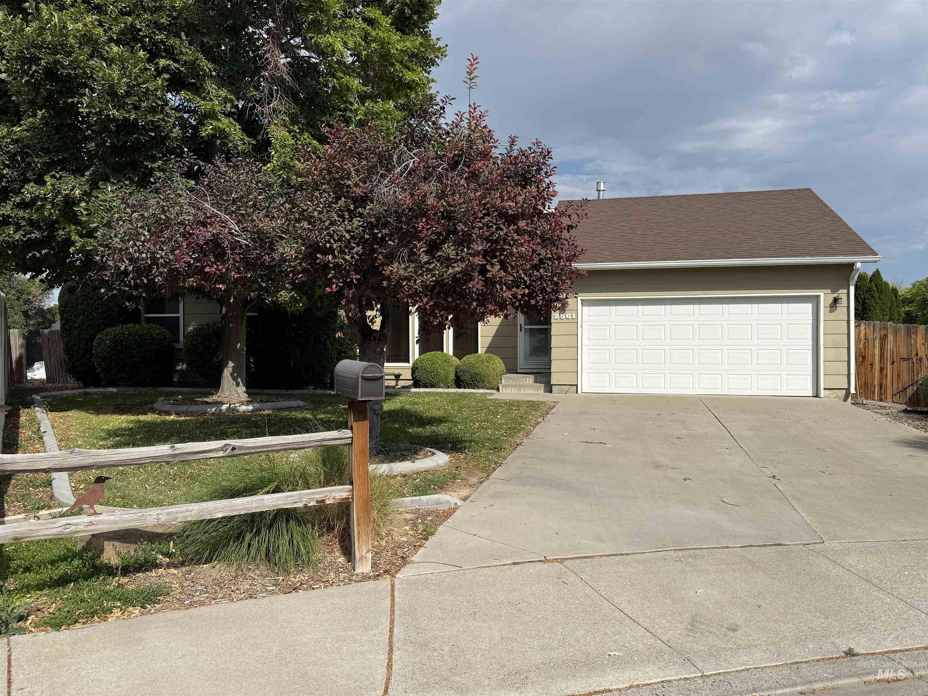 2561 Indian Trail Property Photo 37