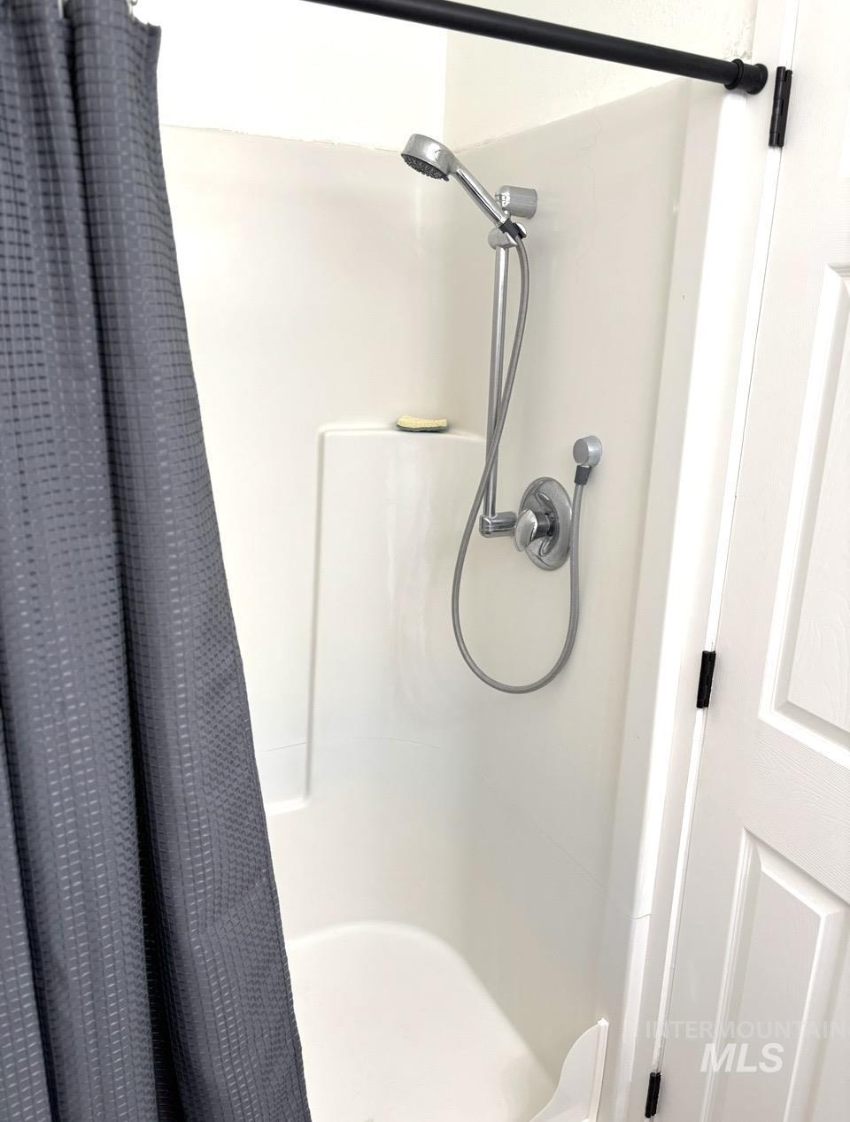 738 Washington St N Property Photo 20
