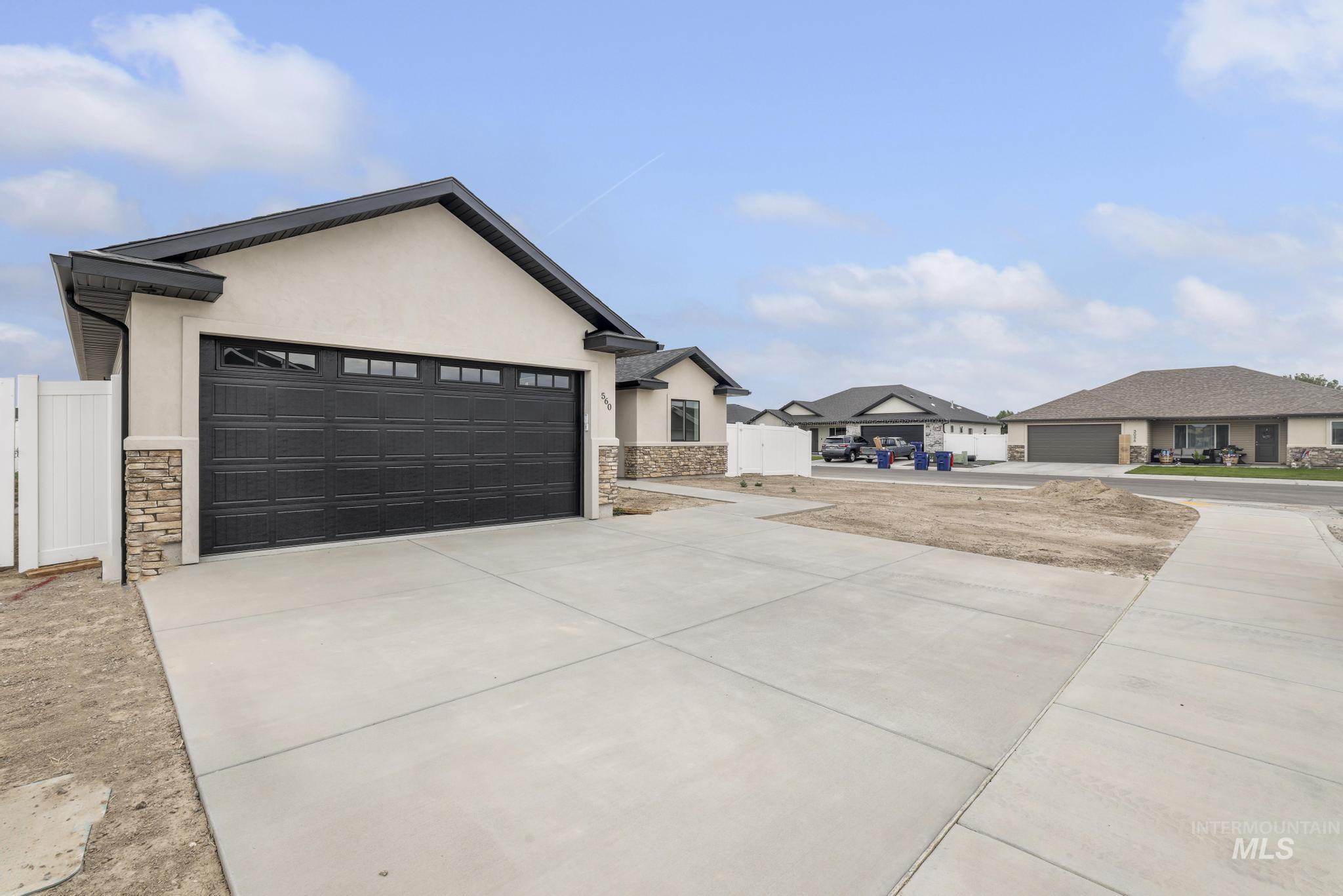 560 Aries Ct. Property Photo 4
