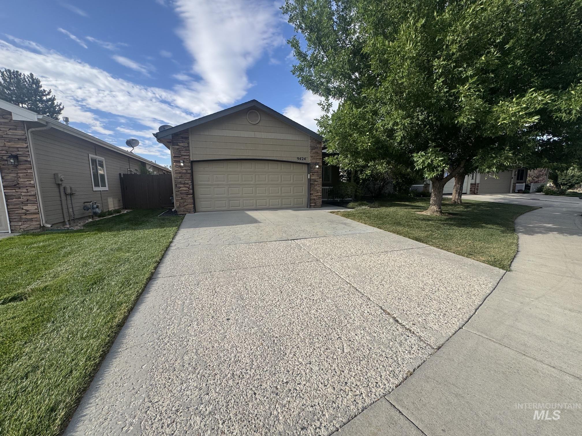 9424 W Java Ct Property Photo 1