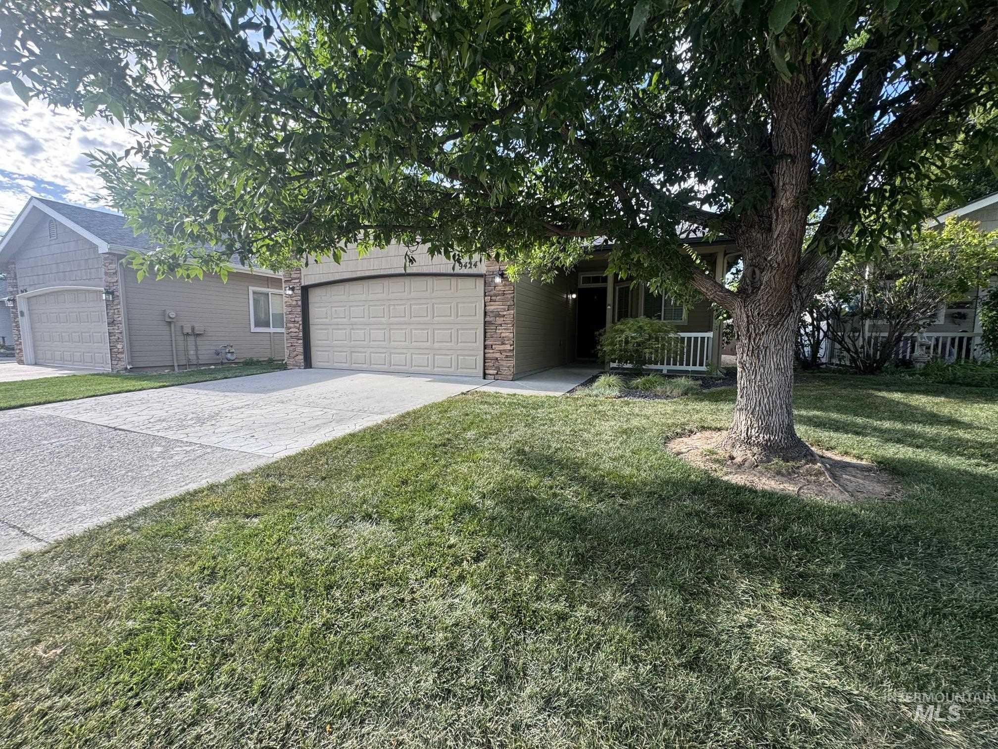9424 W Java Ct Property Photo 2