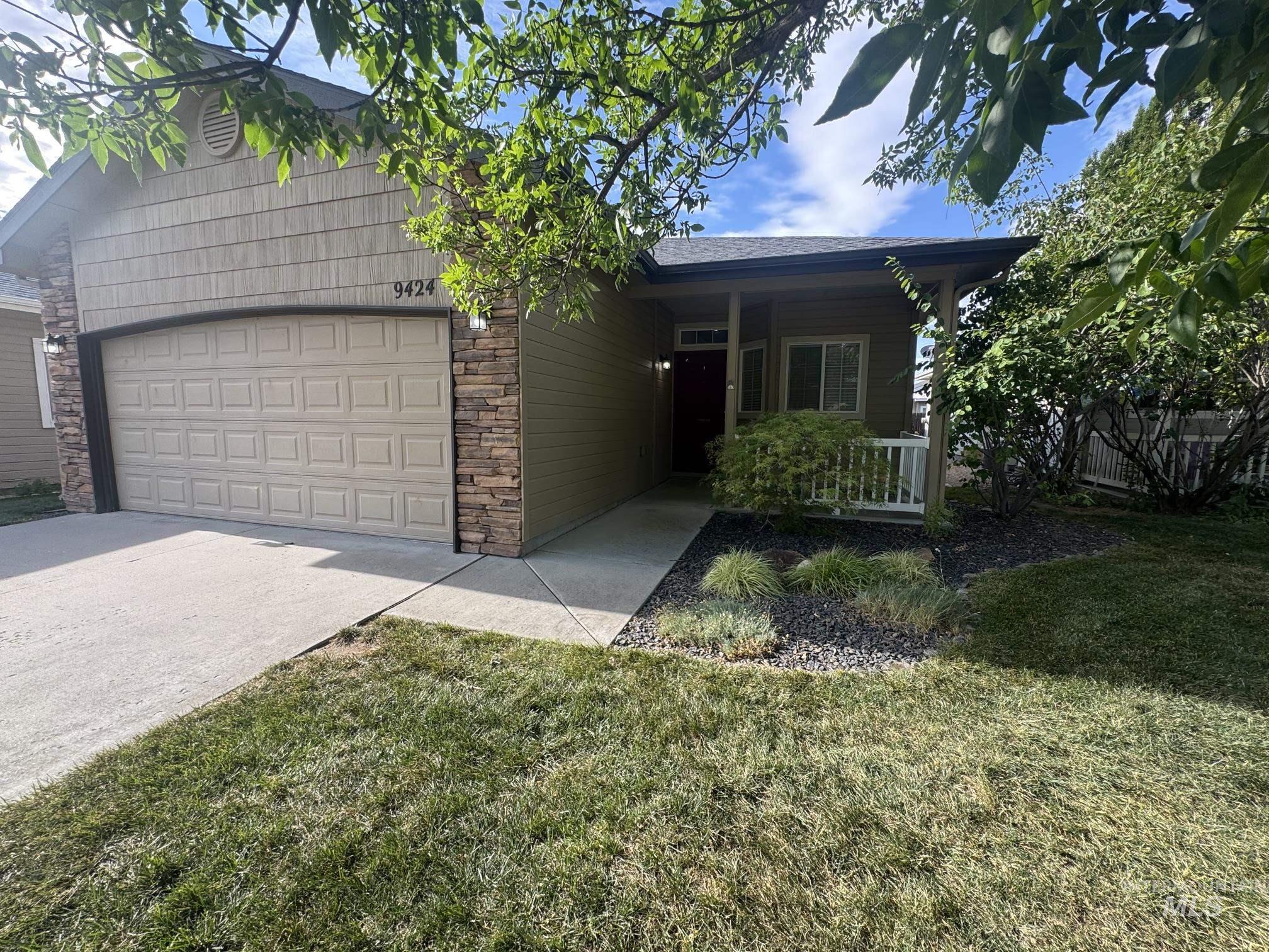 9424 W Java Ct Property Photo 3