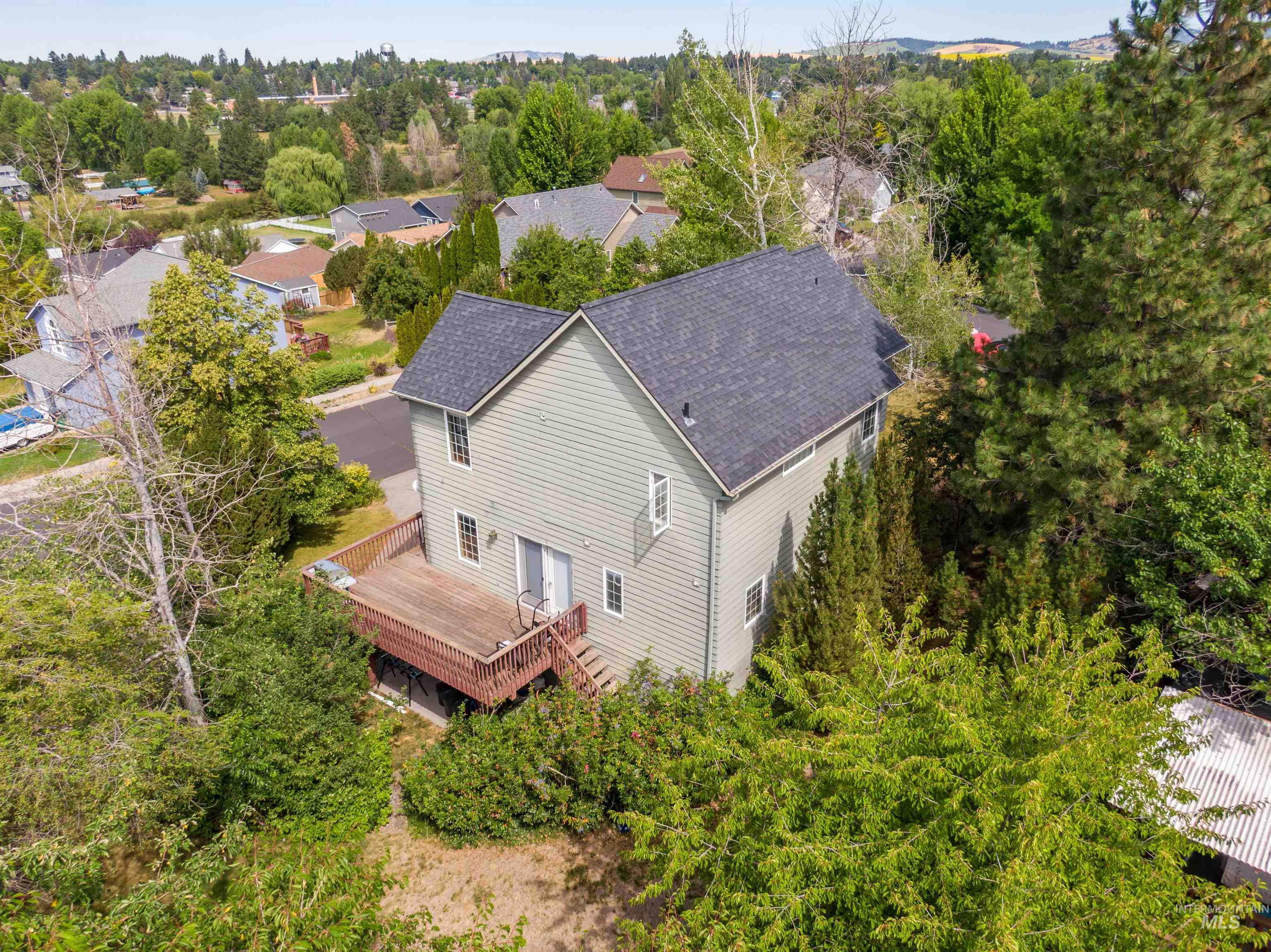 2135 Moser Street Property Photo 4