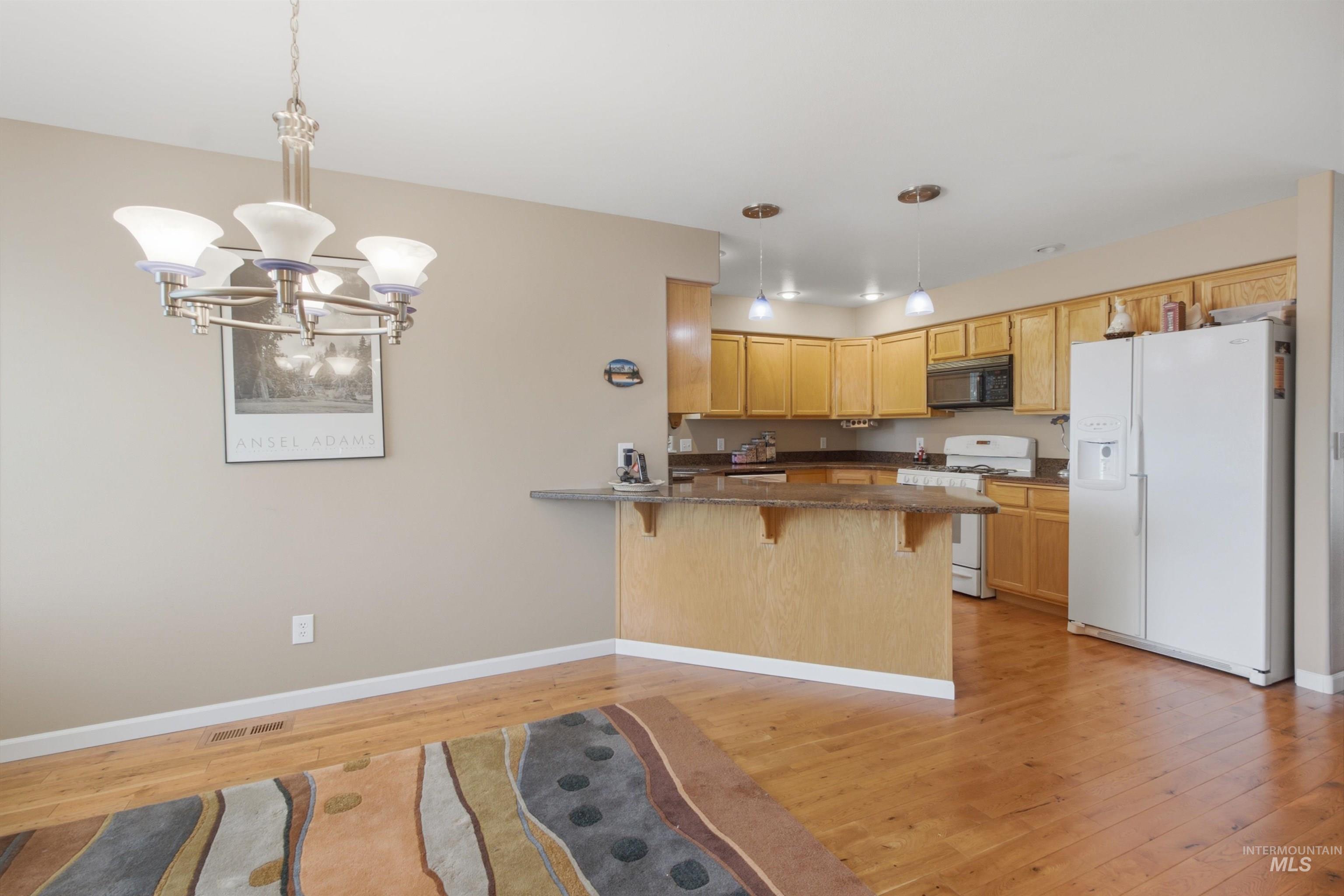 2135 Moser Street Property Photo 9