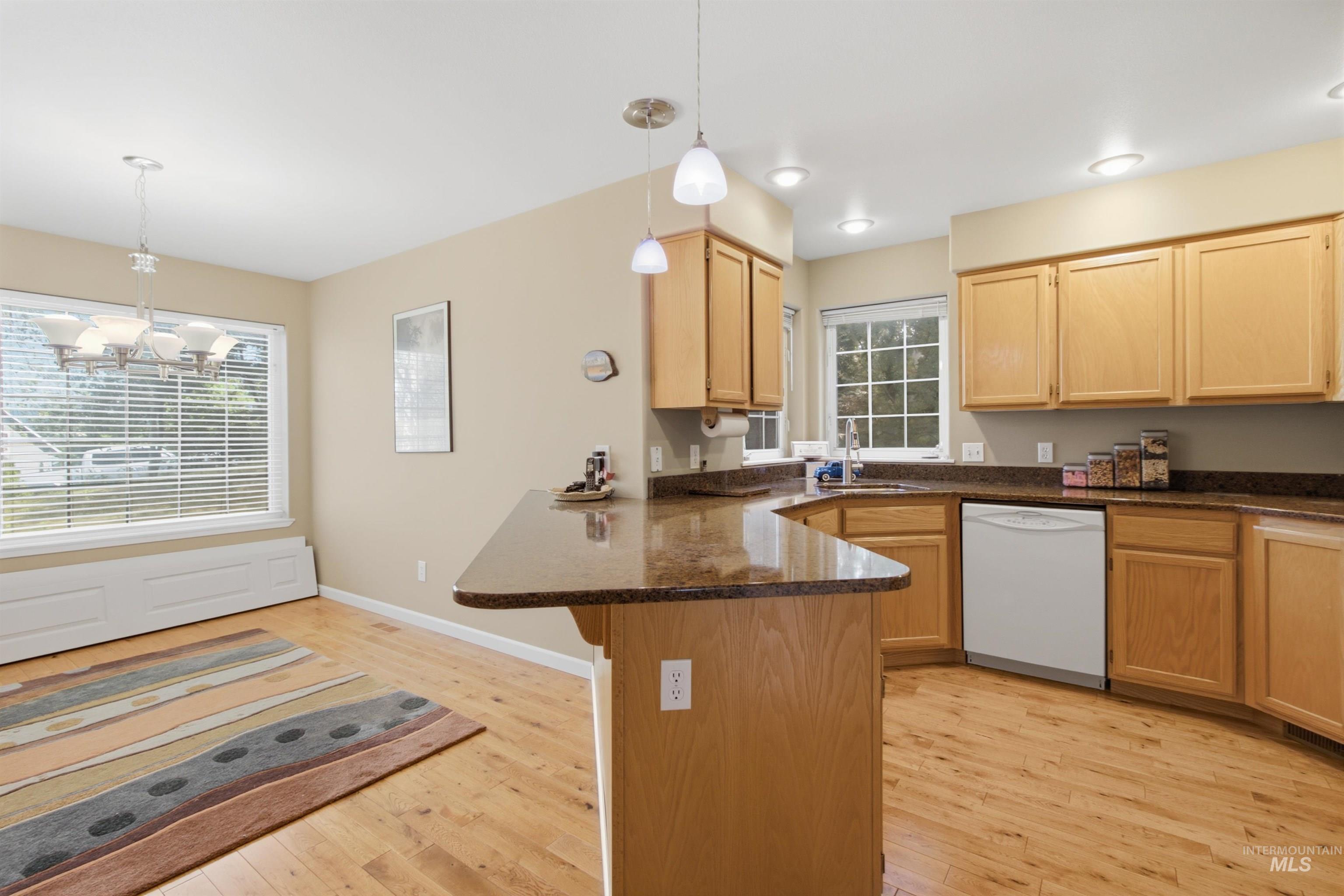 2135 Moser Street Property Photo 10