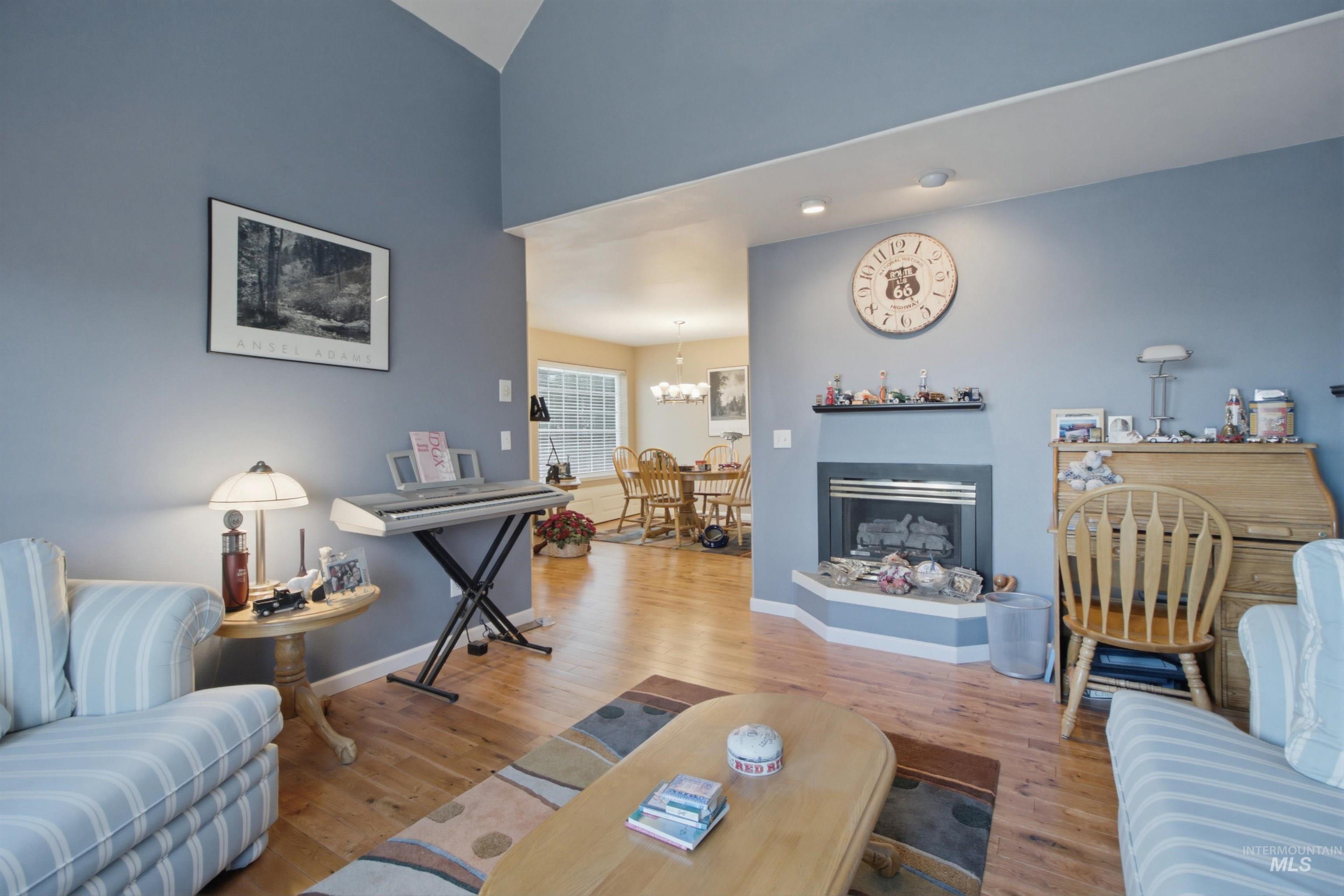 2135 Moser Street Property Photo 25