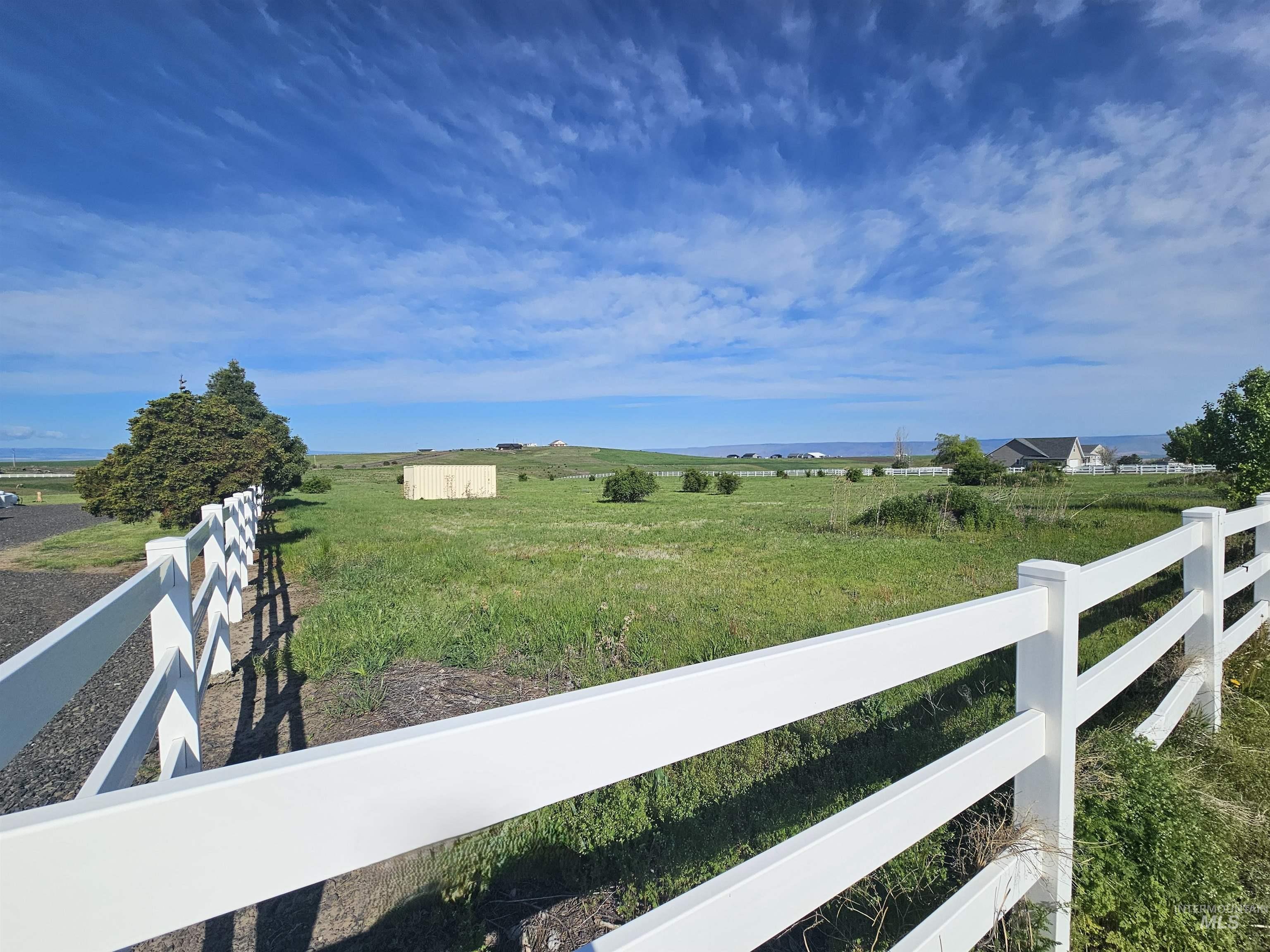 35122 Powell Rd Property Photo 1