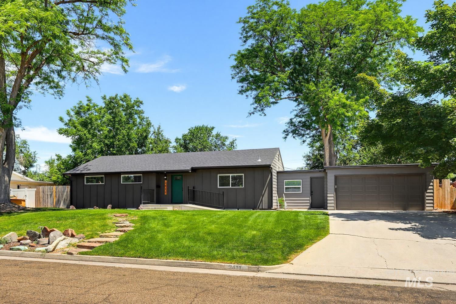 2411 Washington Ave Property Photo 3