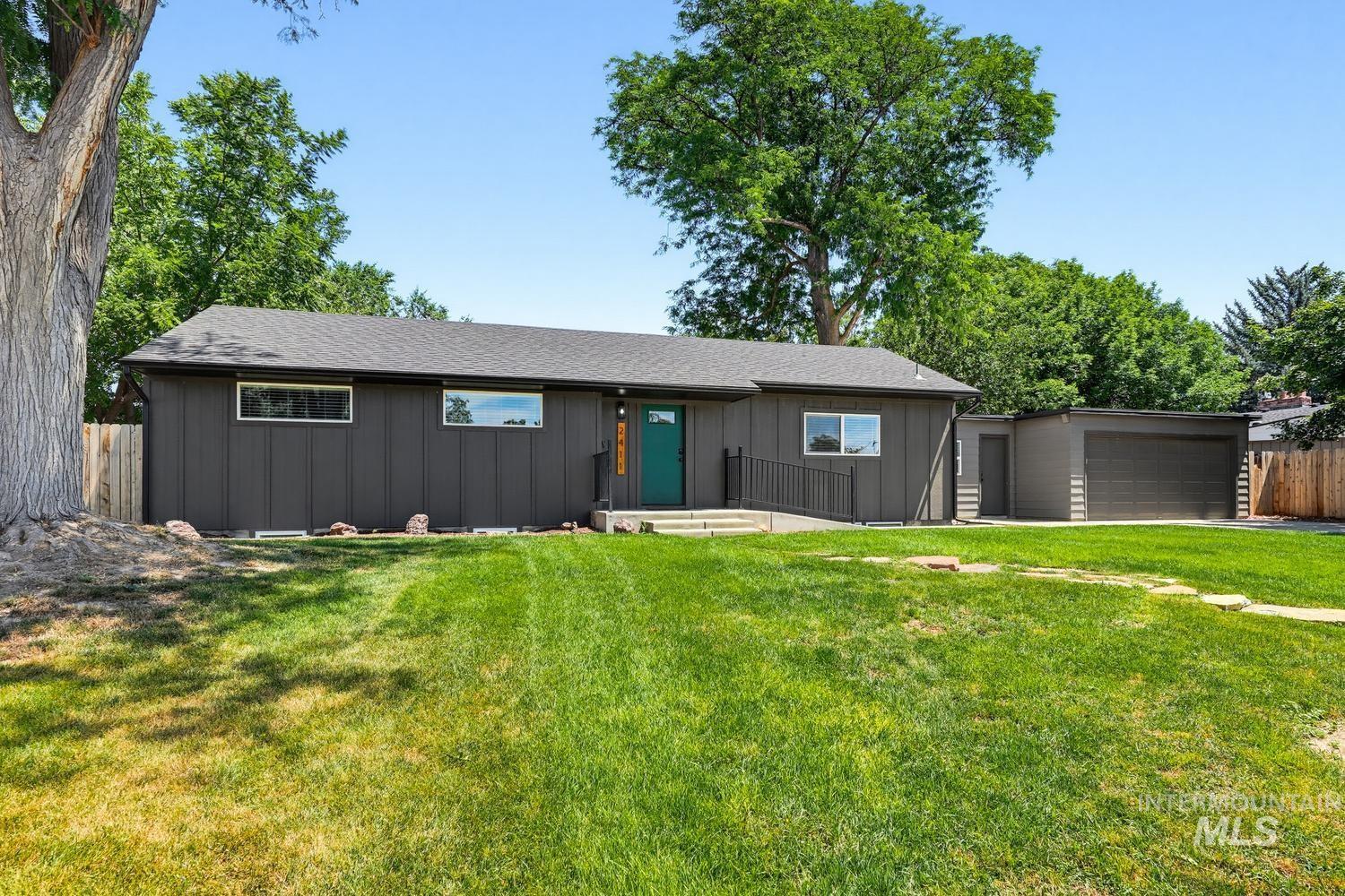 2411 Washington Ave Property Photo 4