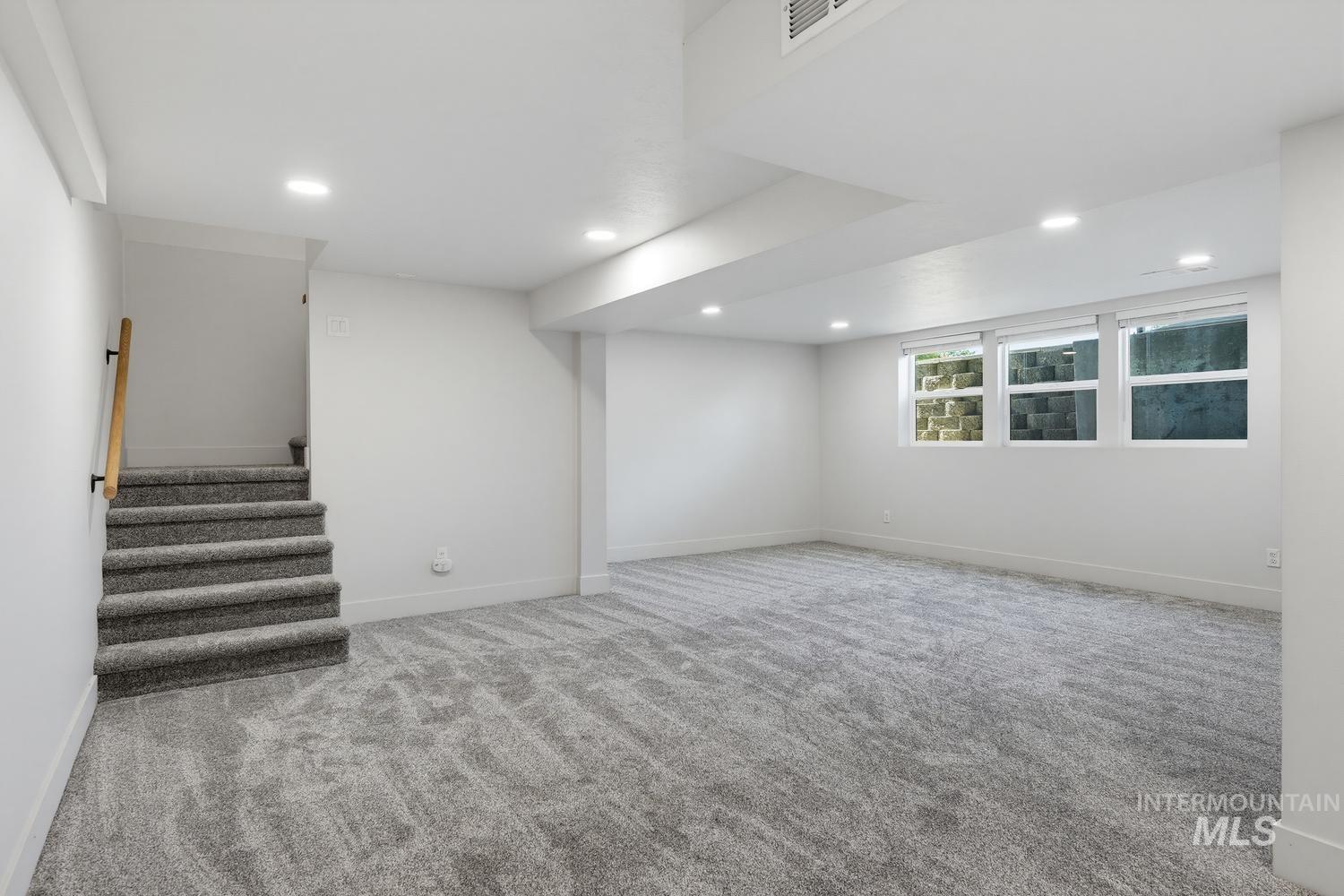 2411 Washington Ave Property Photo 32