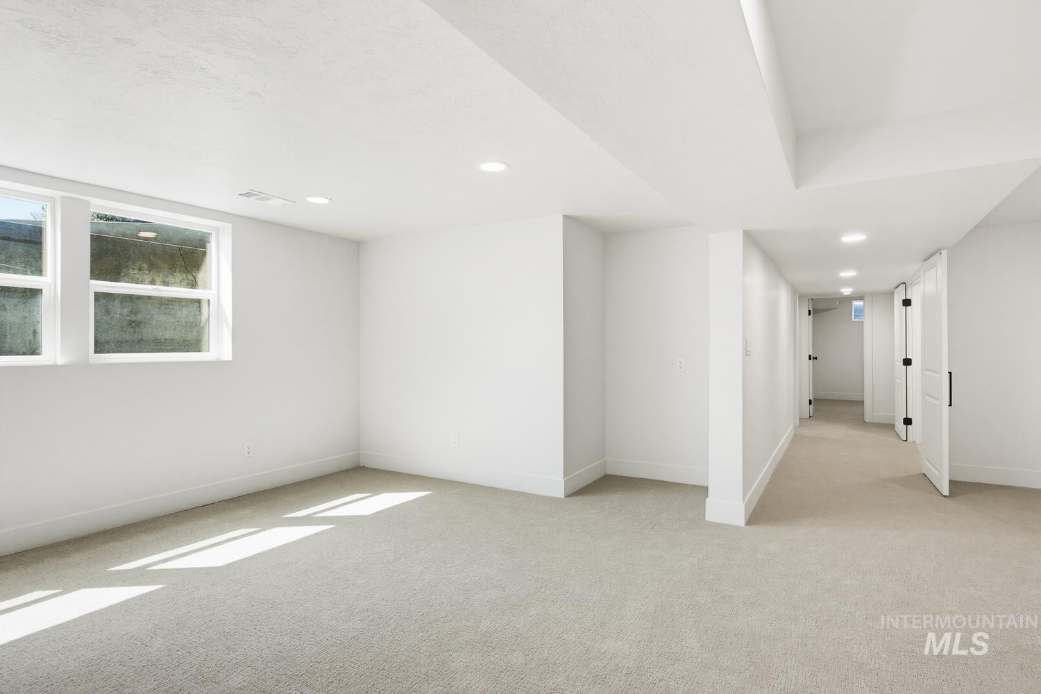 2411 Washington Ave Property Photo 33