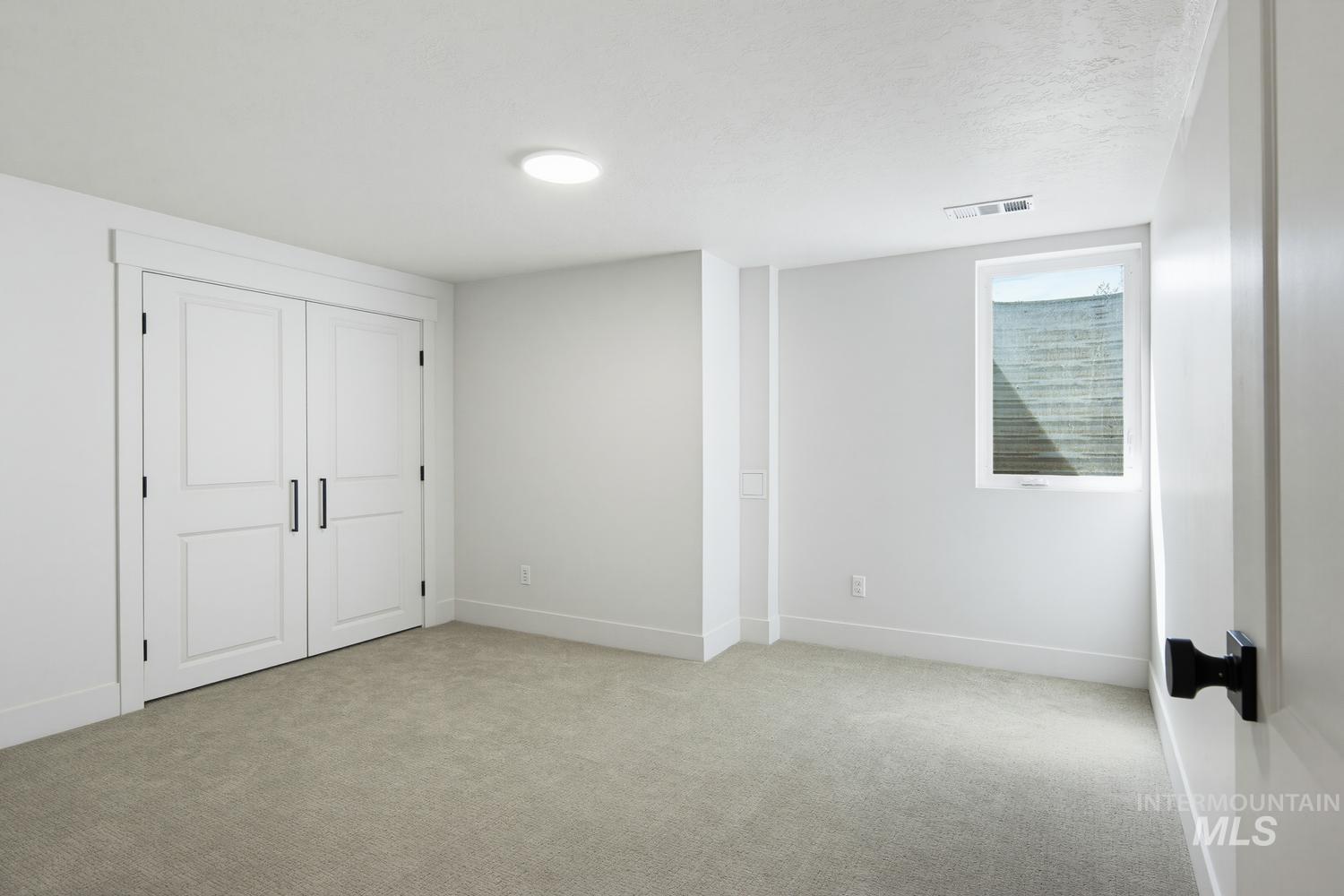 2411 Washington Ave Property Photo 35
