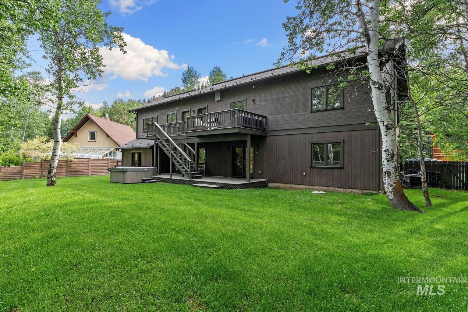 210 Eagle Creek Loop Property Photo 2