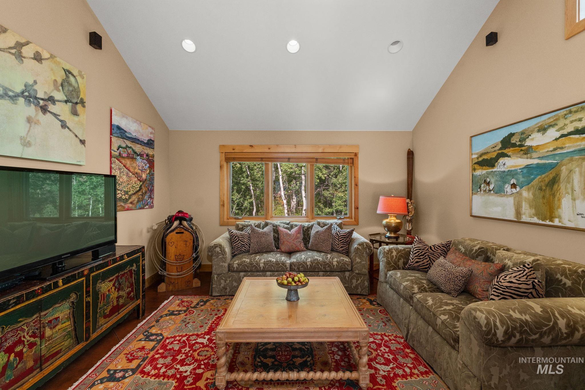 210 Eagle Creek Loop Property Photo 18