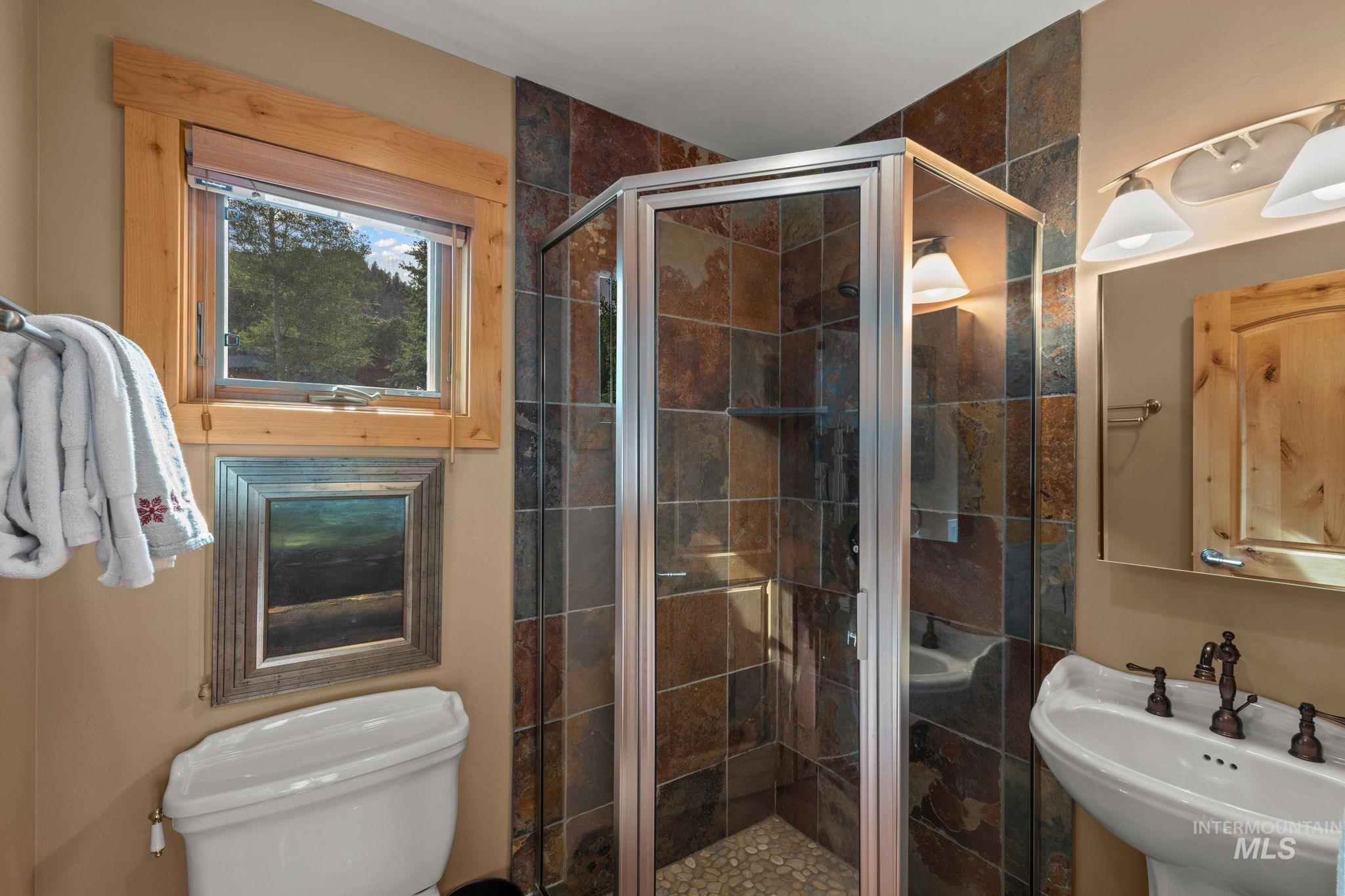210 Eagle Creek Loop Property Photo 23