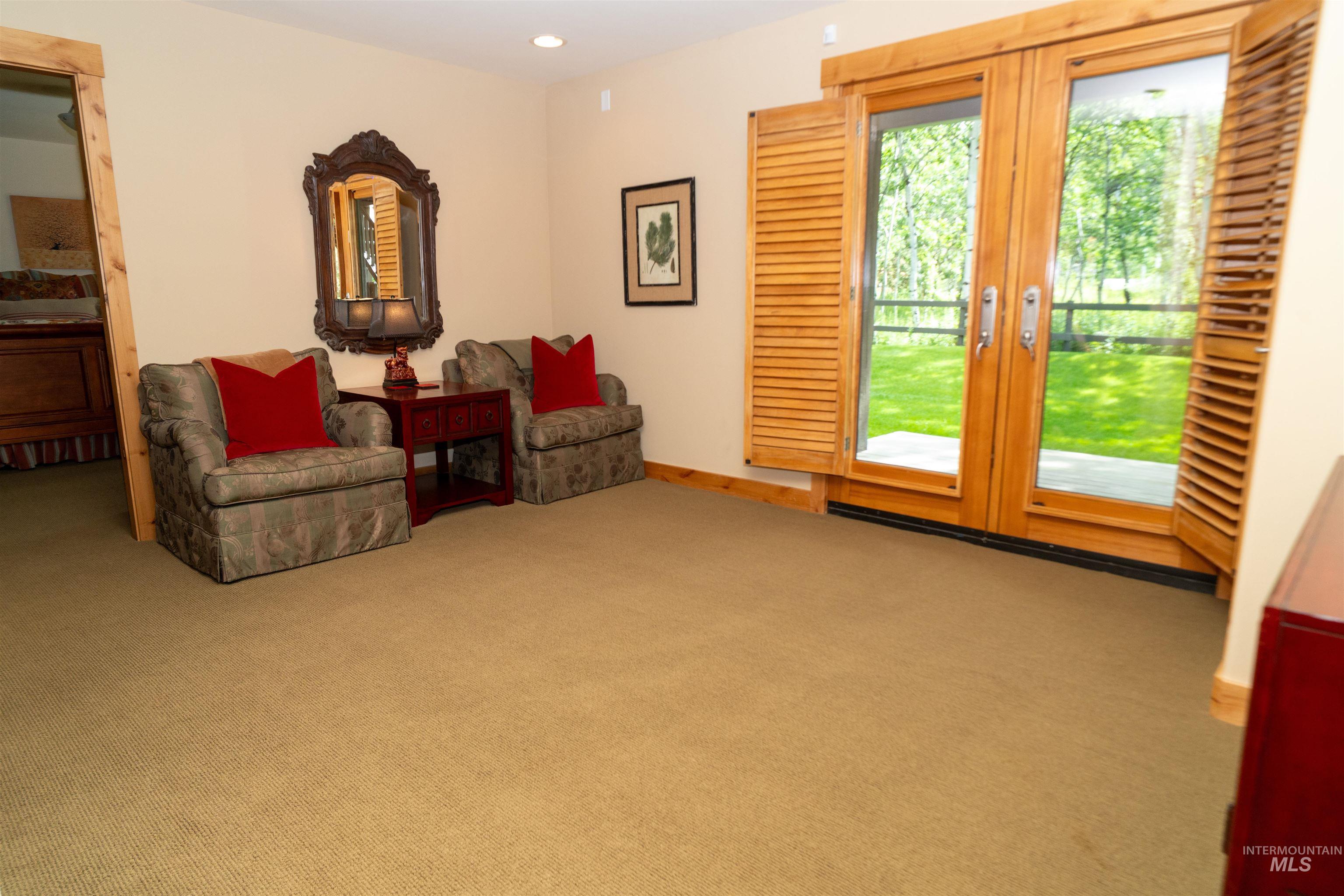 210 Eagle Creek Loop Property Photo 28