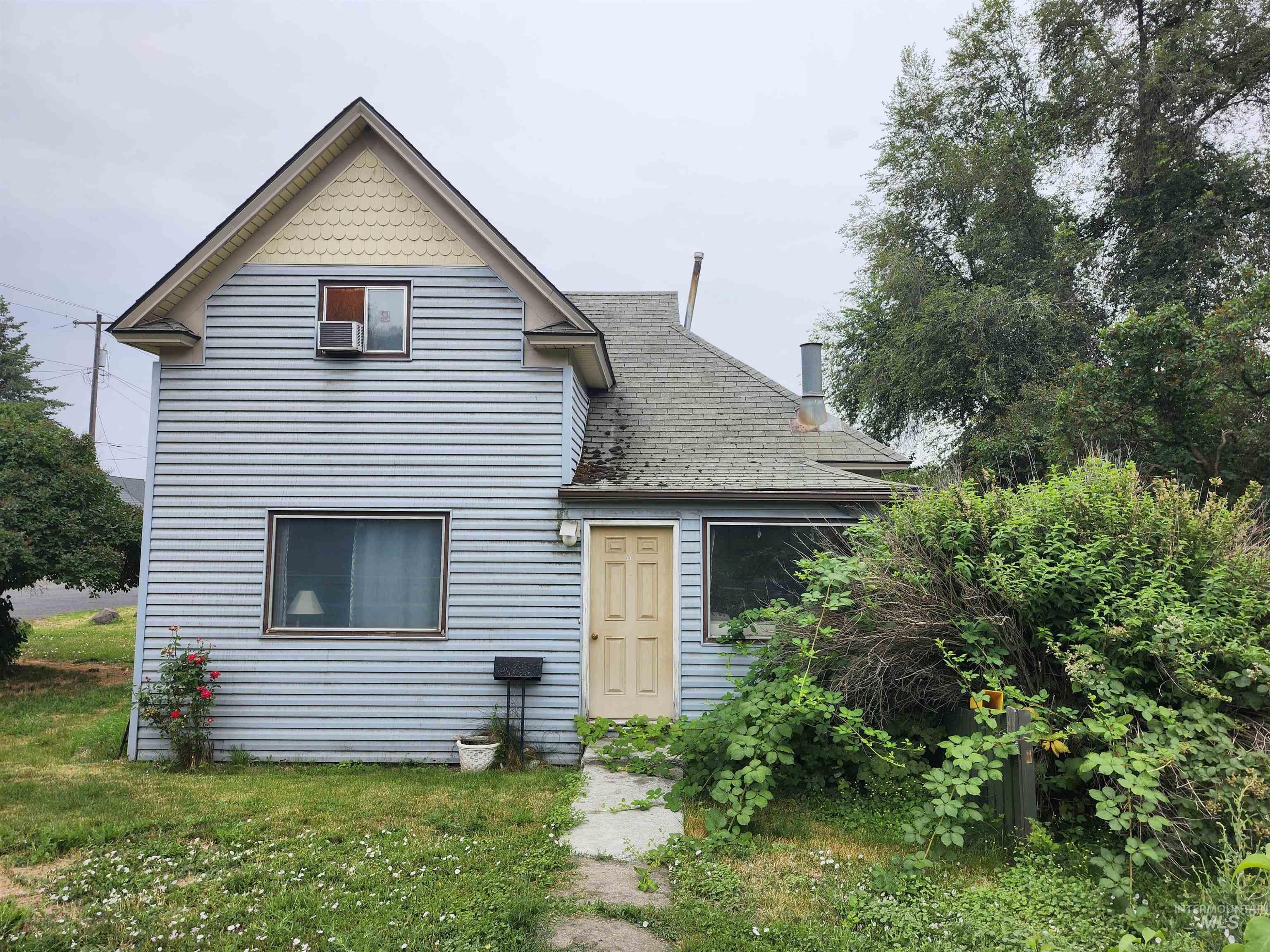 603 W A Street Property Photo 1