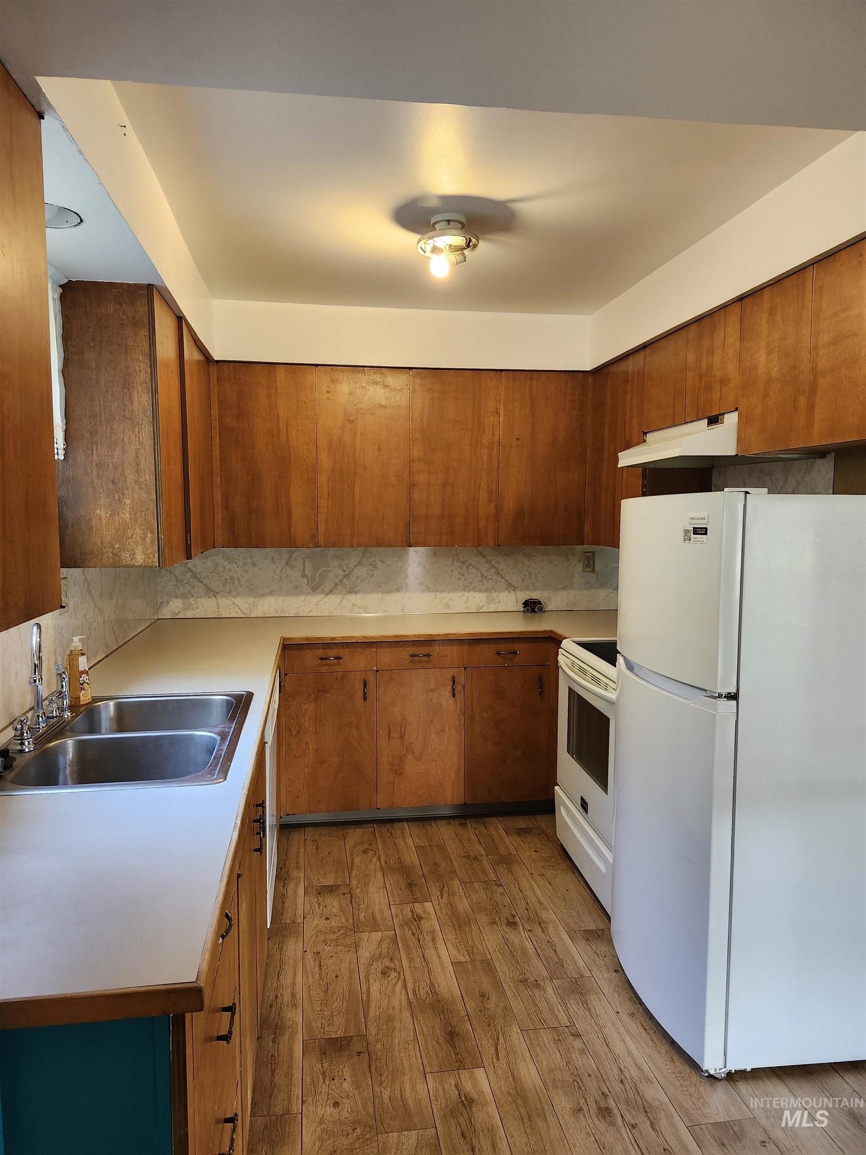 603 W A Street Property Photo 2