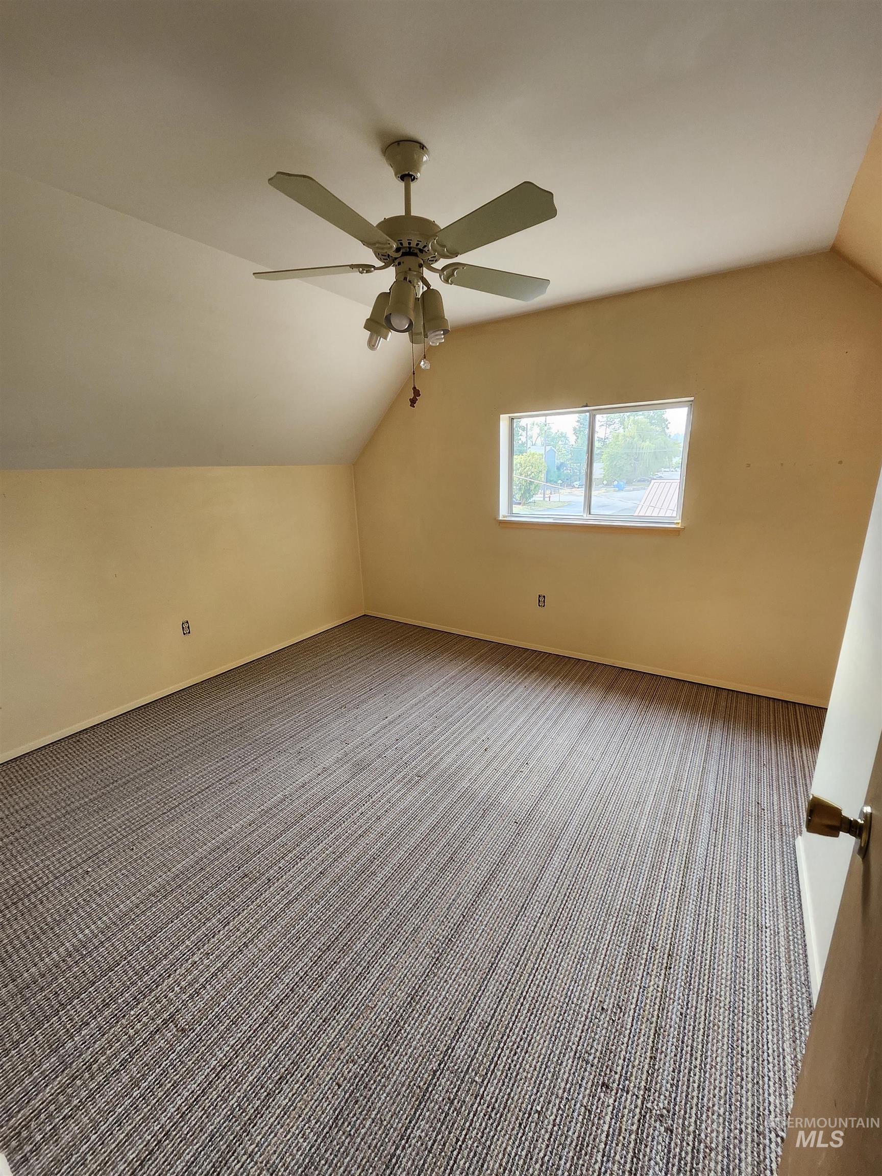 603 W A Street Property Photo 19
