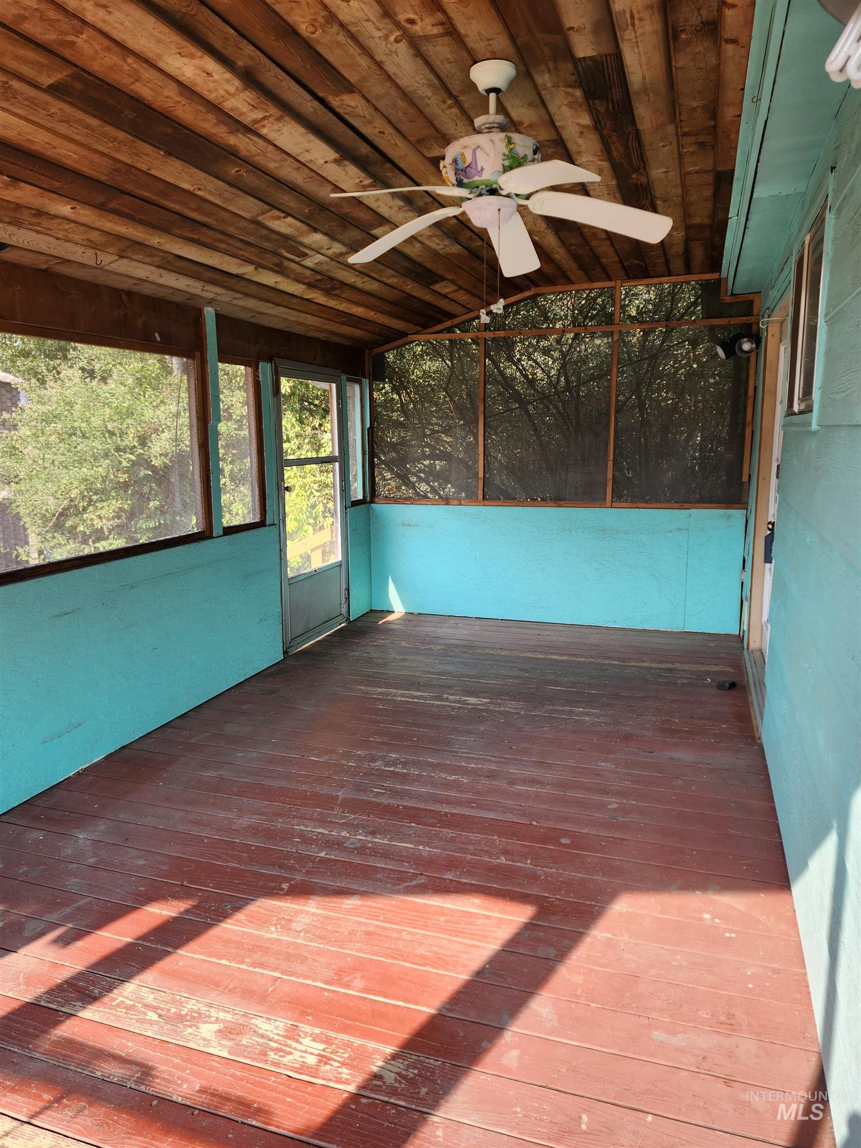 603 W A Street Property Photo 24