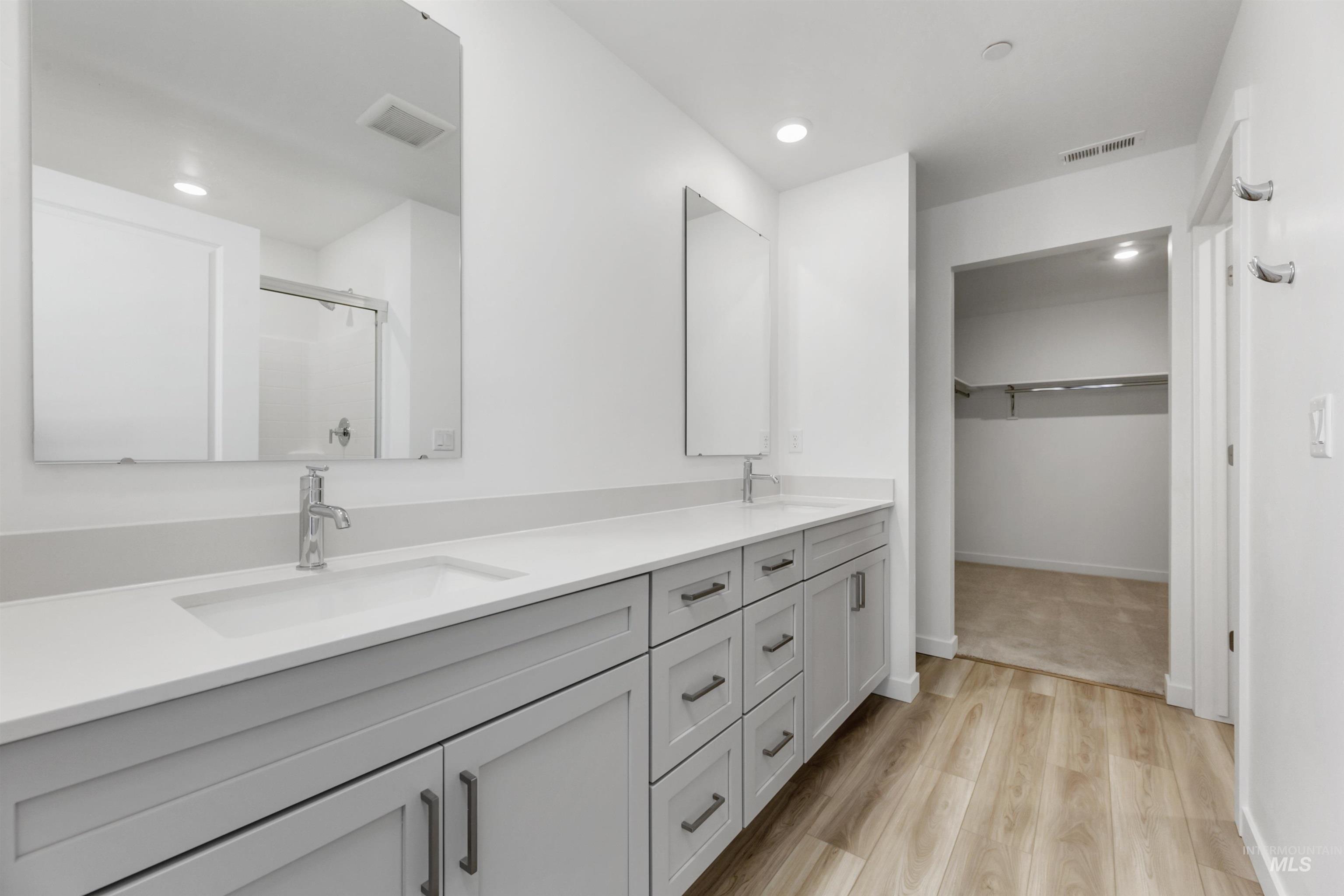 2713 Fall Line St Property Photo 14