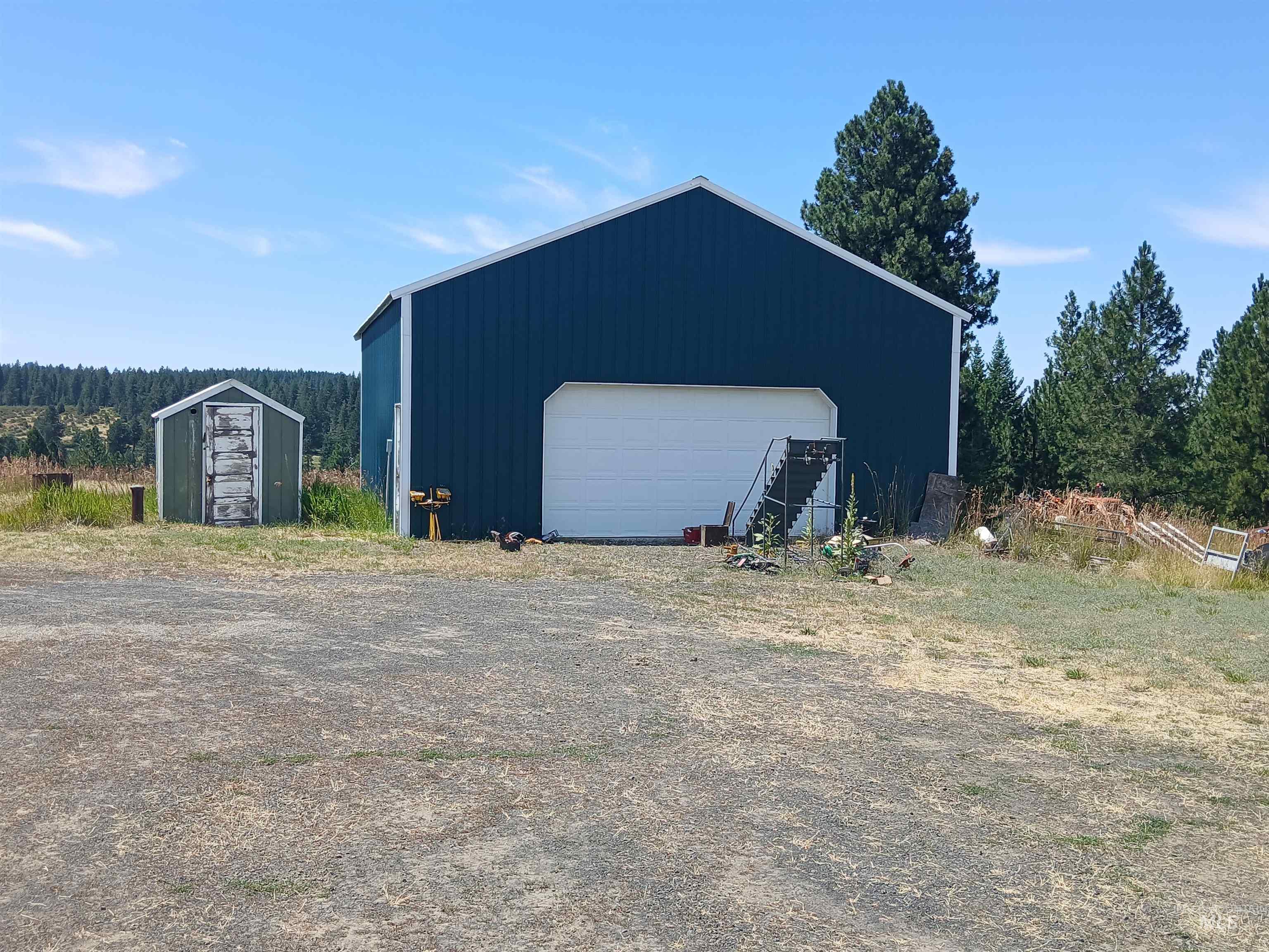 1076 Headrick Rd Property Photo 2