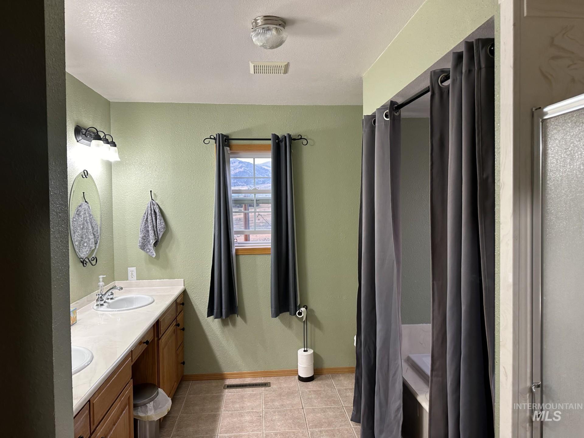 2750 S 850 E Property Photo 16