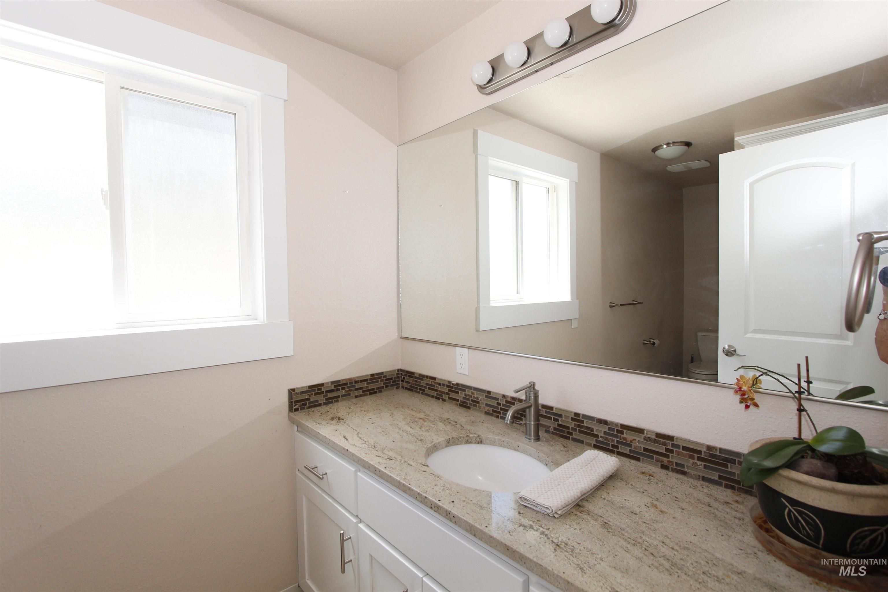 904 3rd St Property Photo 14