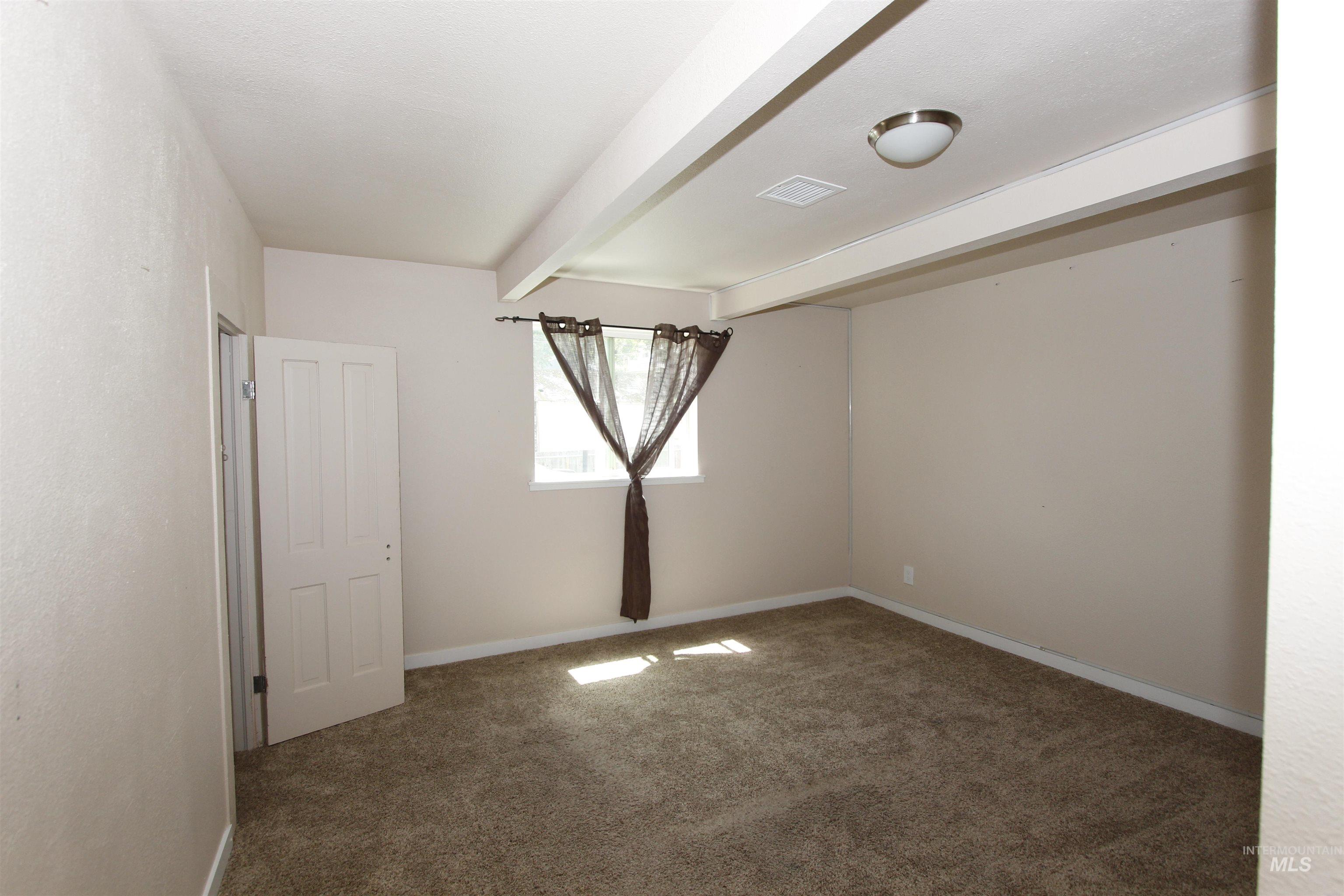 904 3rd St Property Photo 23