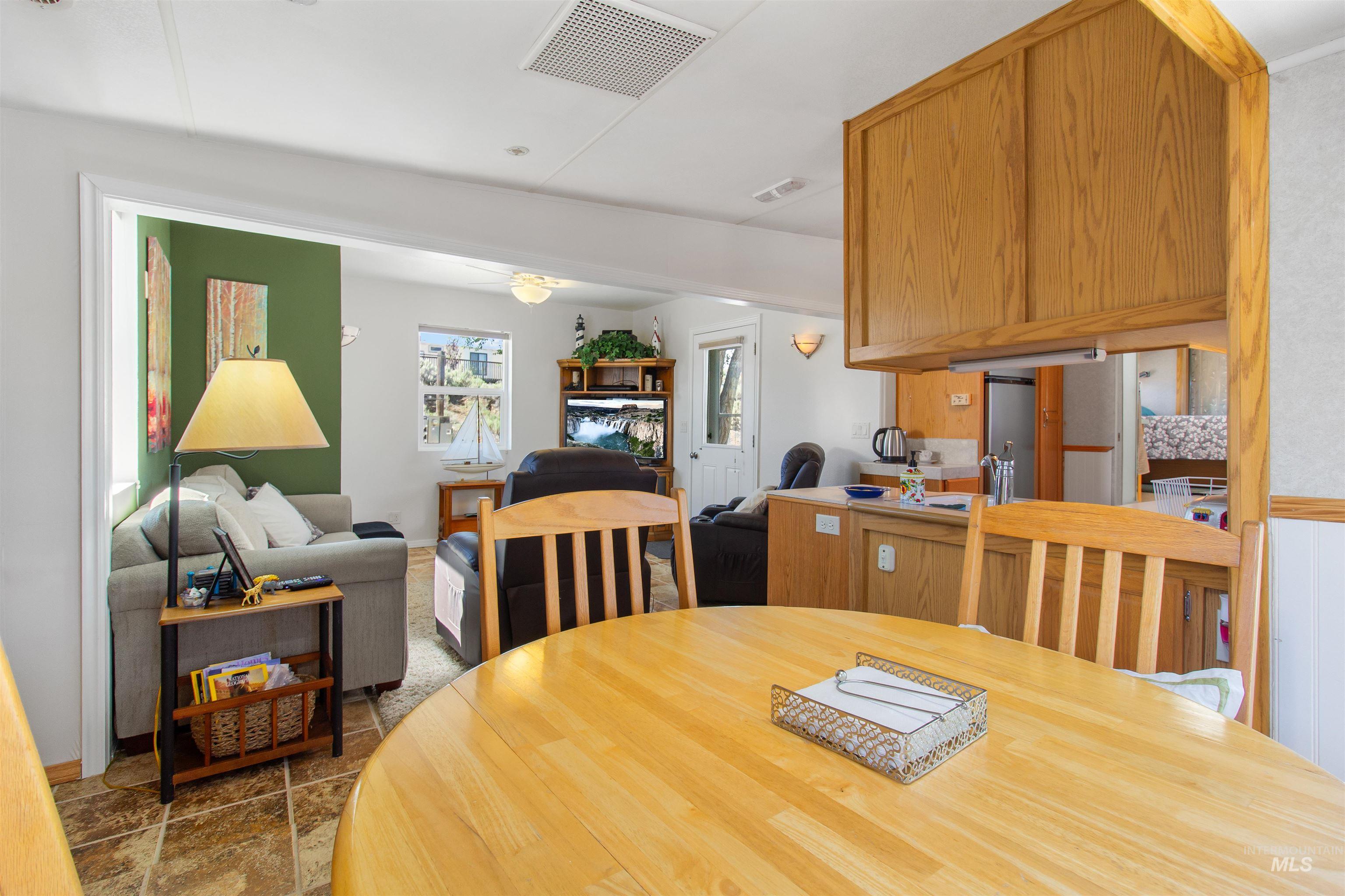 106 W Magic Dr Property Photo 14