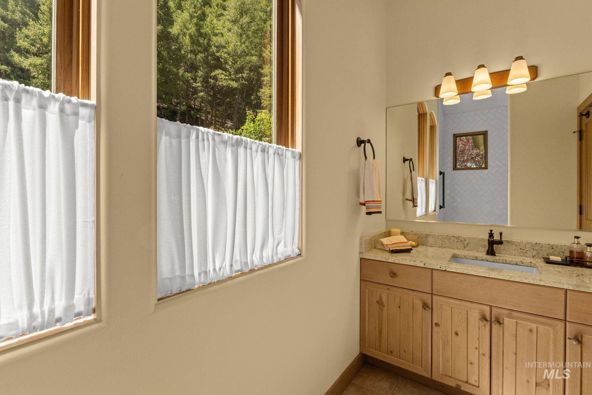 210 Timberline Rd Property Photo 22