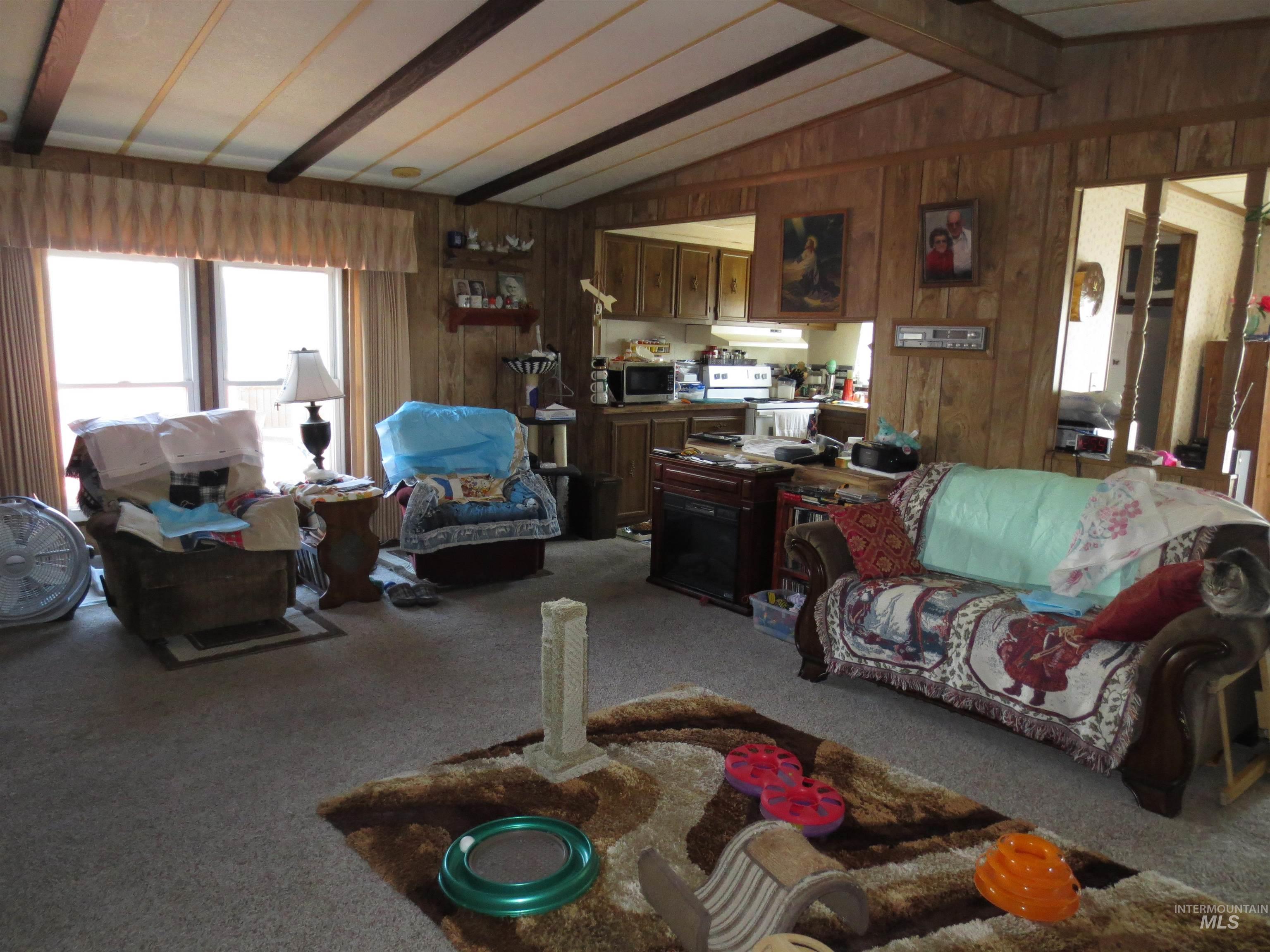 2205 E Linden St Property Photo 3