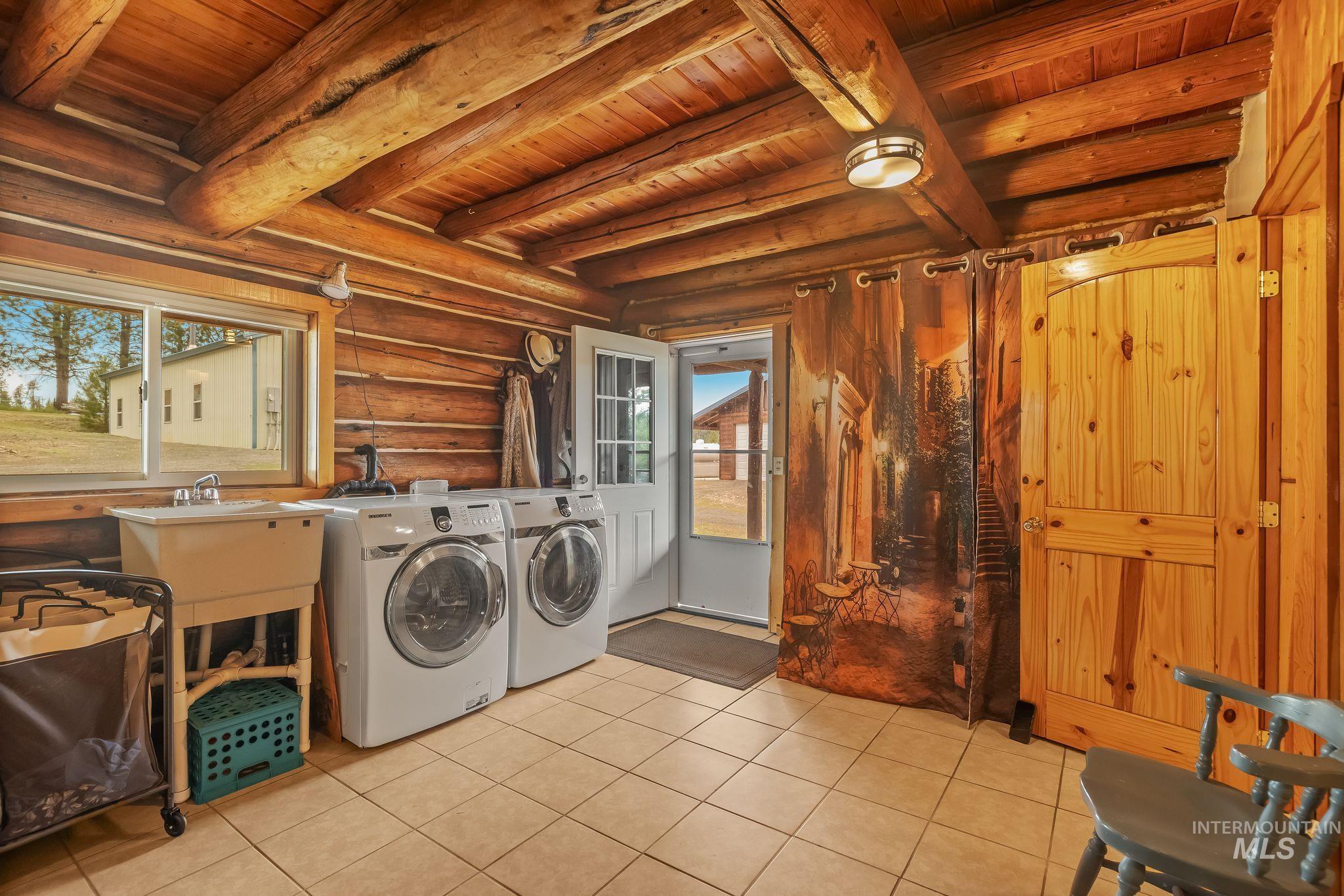 500 Maxwell Lane Property Photo 11