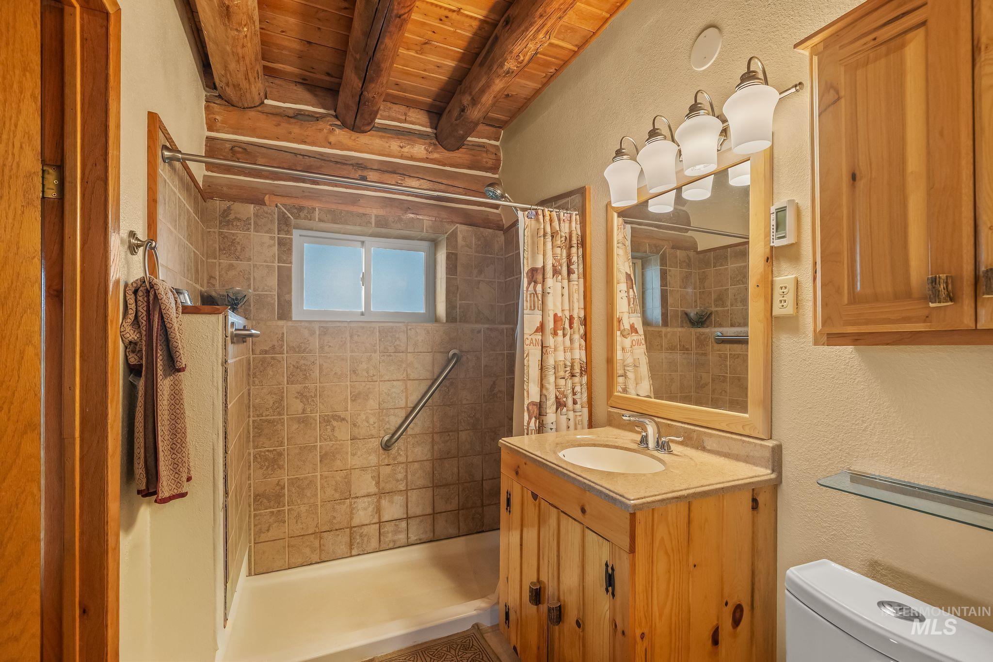 500 Maxwell Lane Property Photo 16